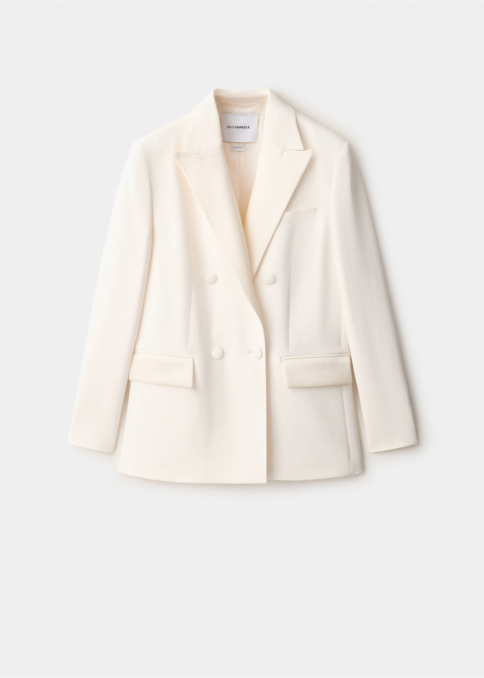 Cream double-breasted blazer with peak lapels and covered buttons., Ecru. Ref: 47061470-00.