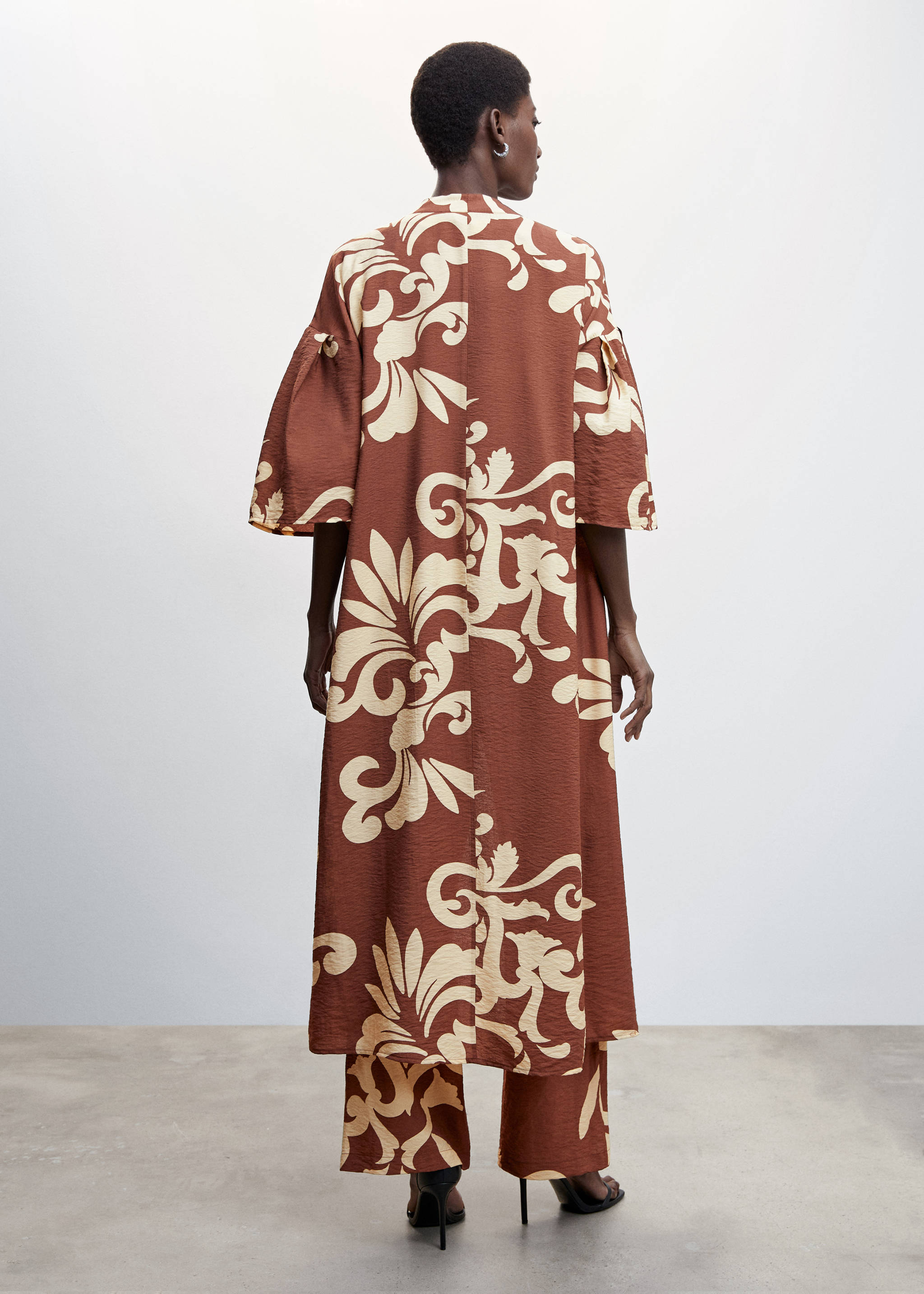 Flowy printed kaftan - Reverse of the article