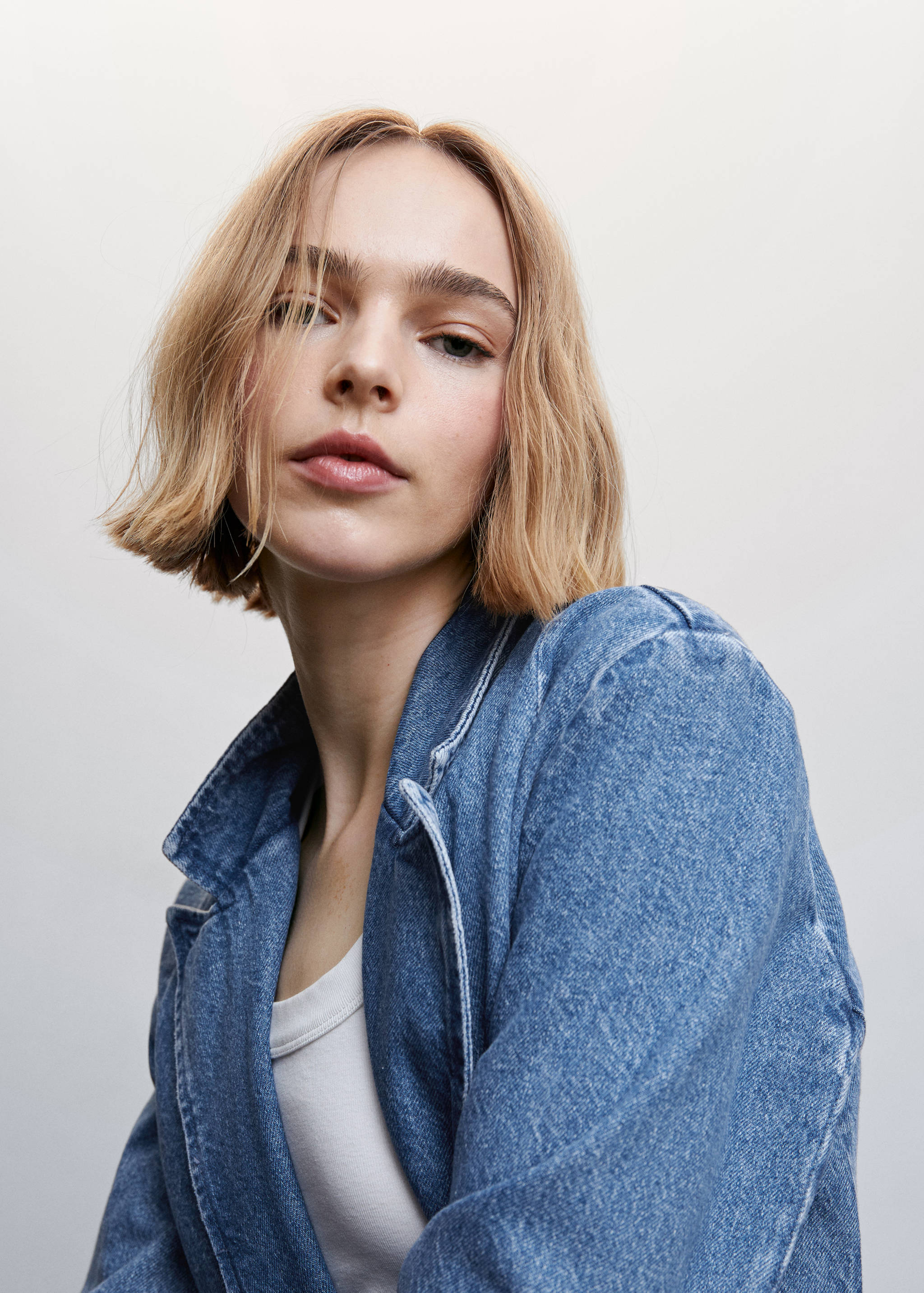 Denim jacket with pockets - Details of the article 1