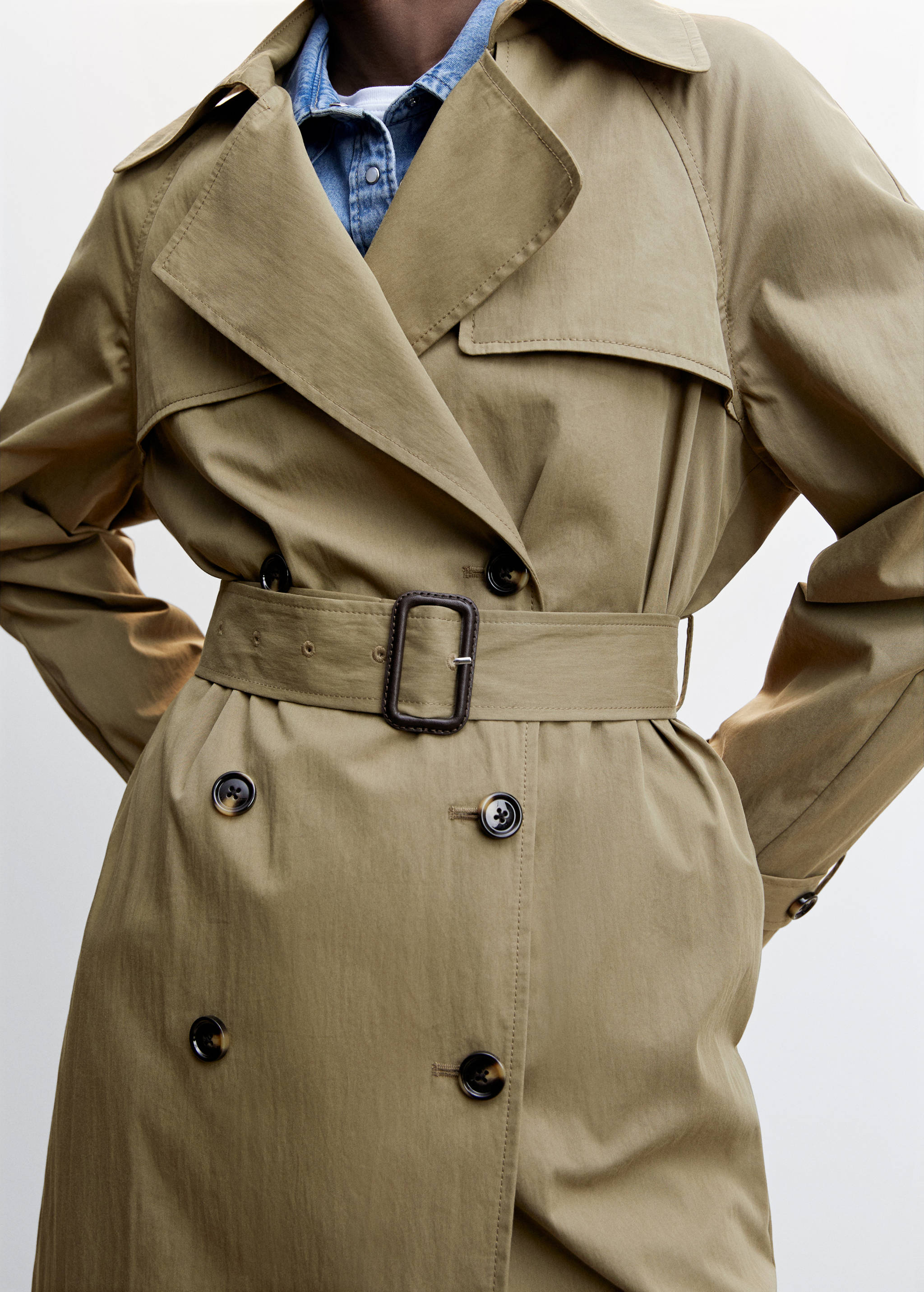Double-breasted trench coat - Details of the article 6