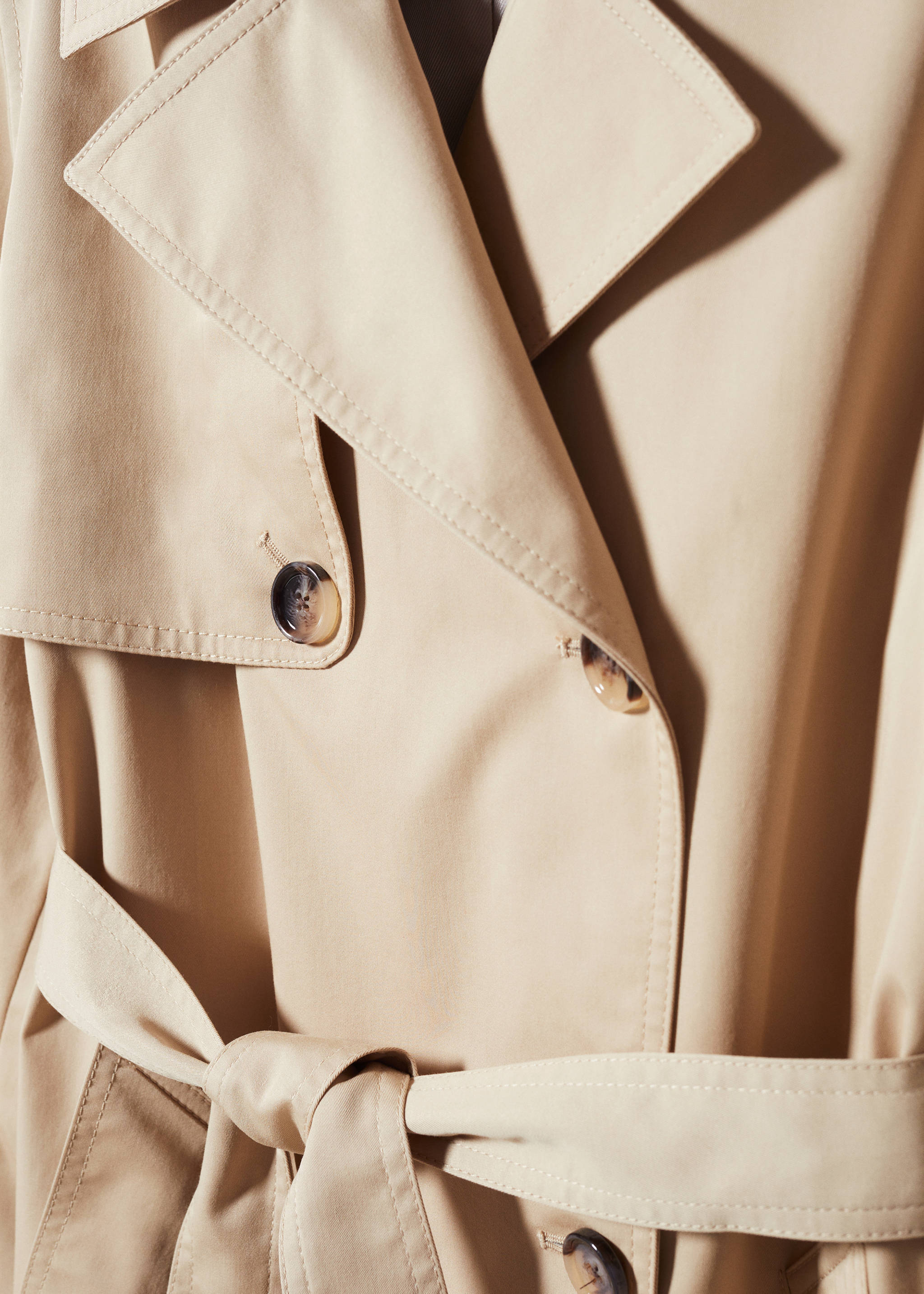 Double-breasted trench coat - Details of the article 8