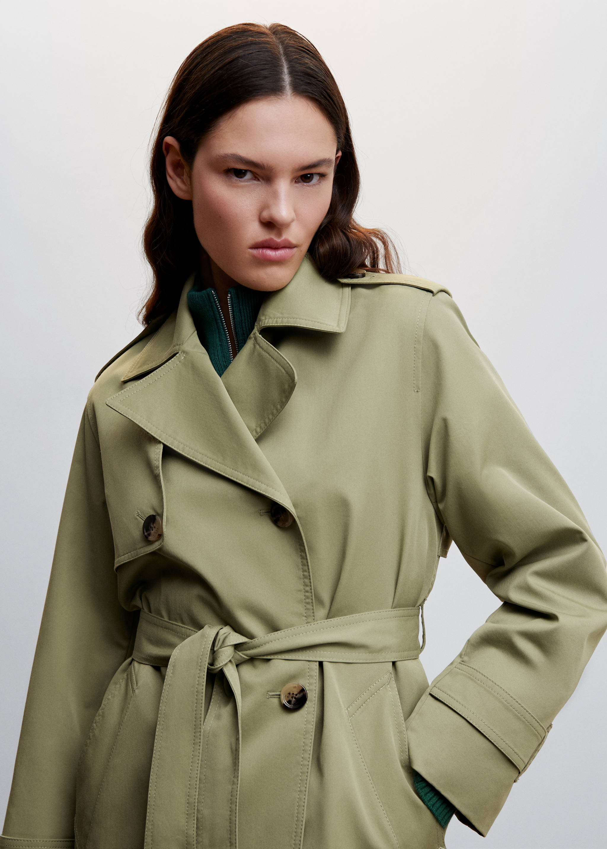 Double-breasted trench coat - Details of the article 2