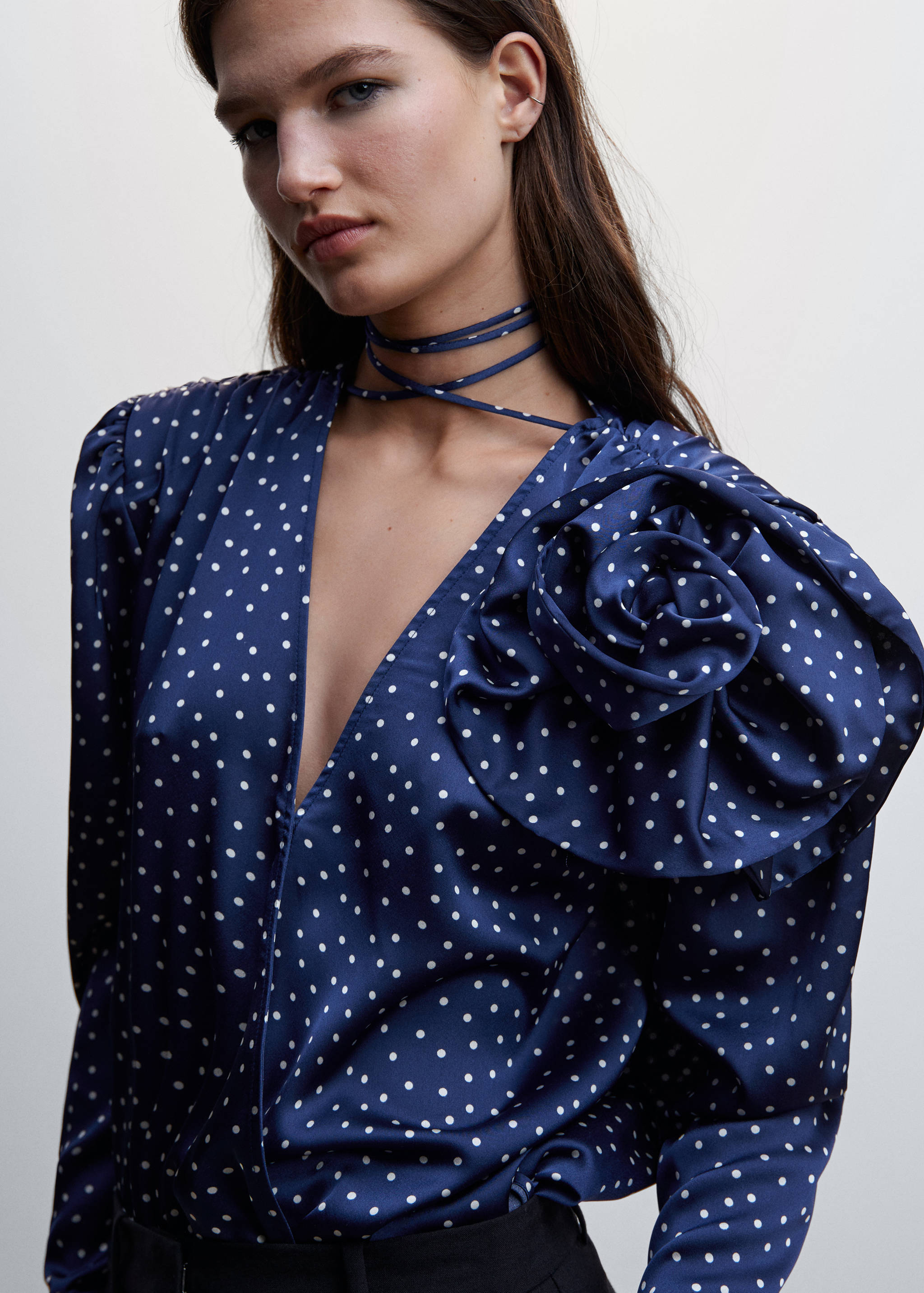 Satin blouse with floral polka-dots - Details of the article 1