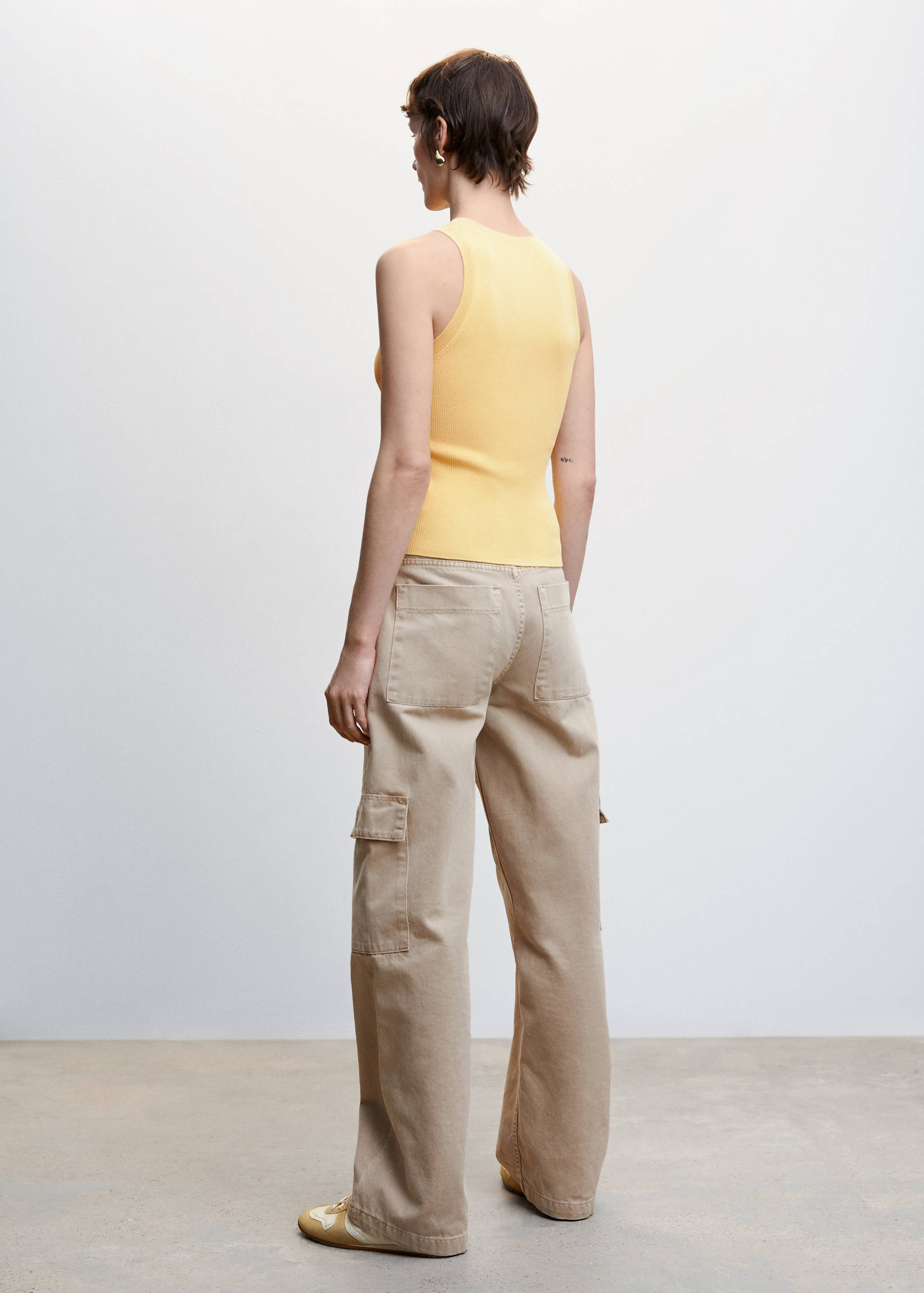 Knitted top with wide straps - Reverse of the article