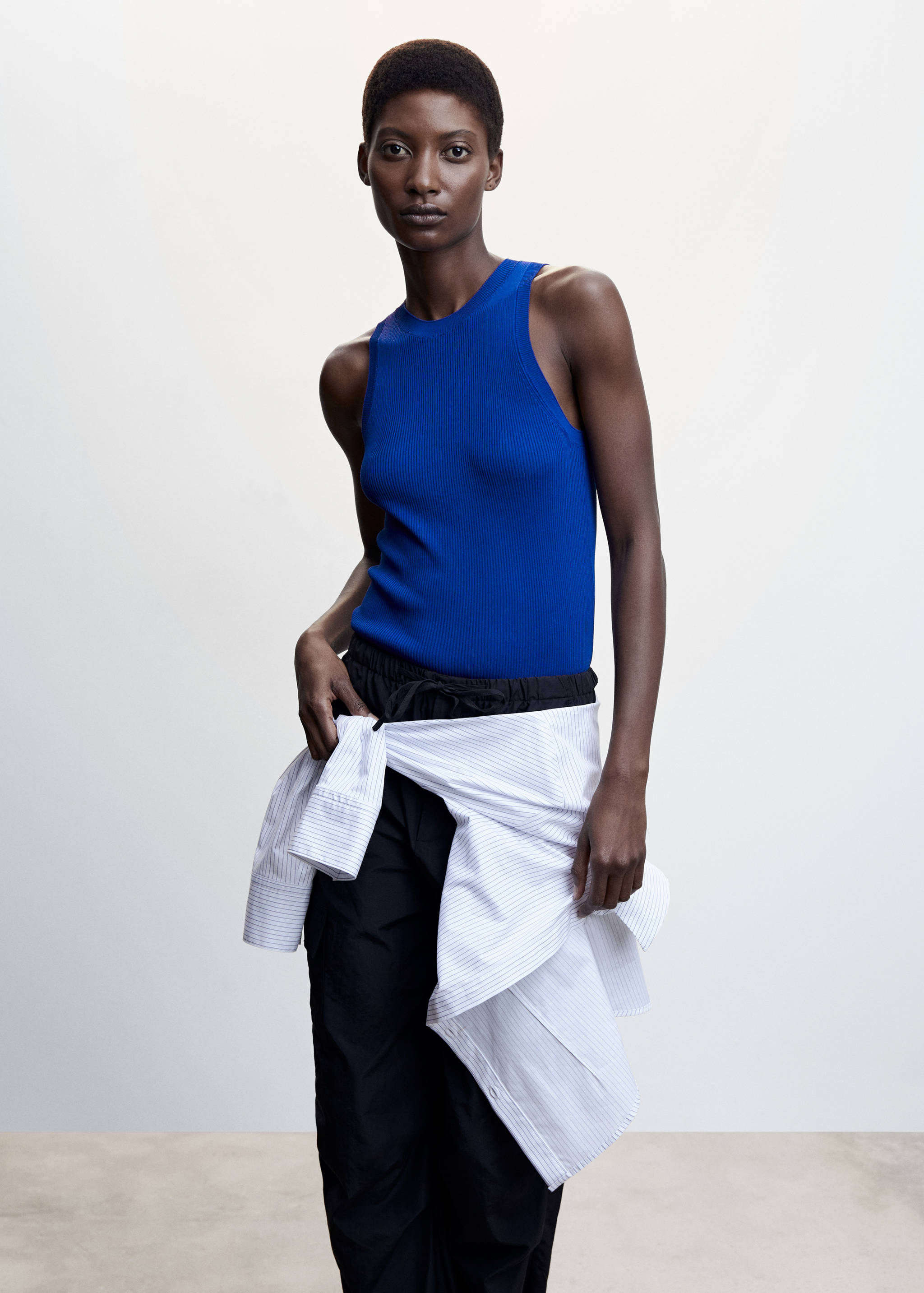 Knitted top with wide straps - Medium plane