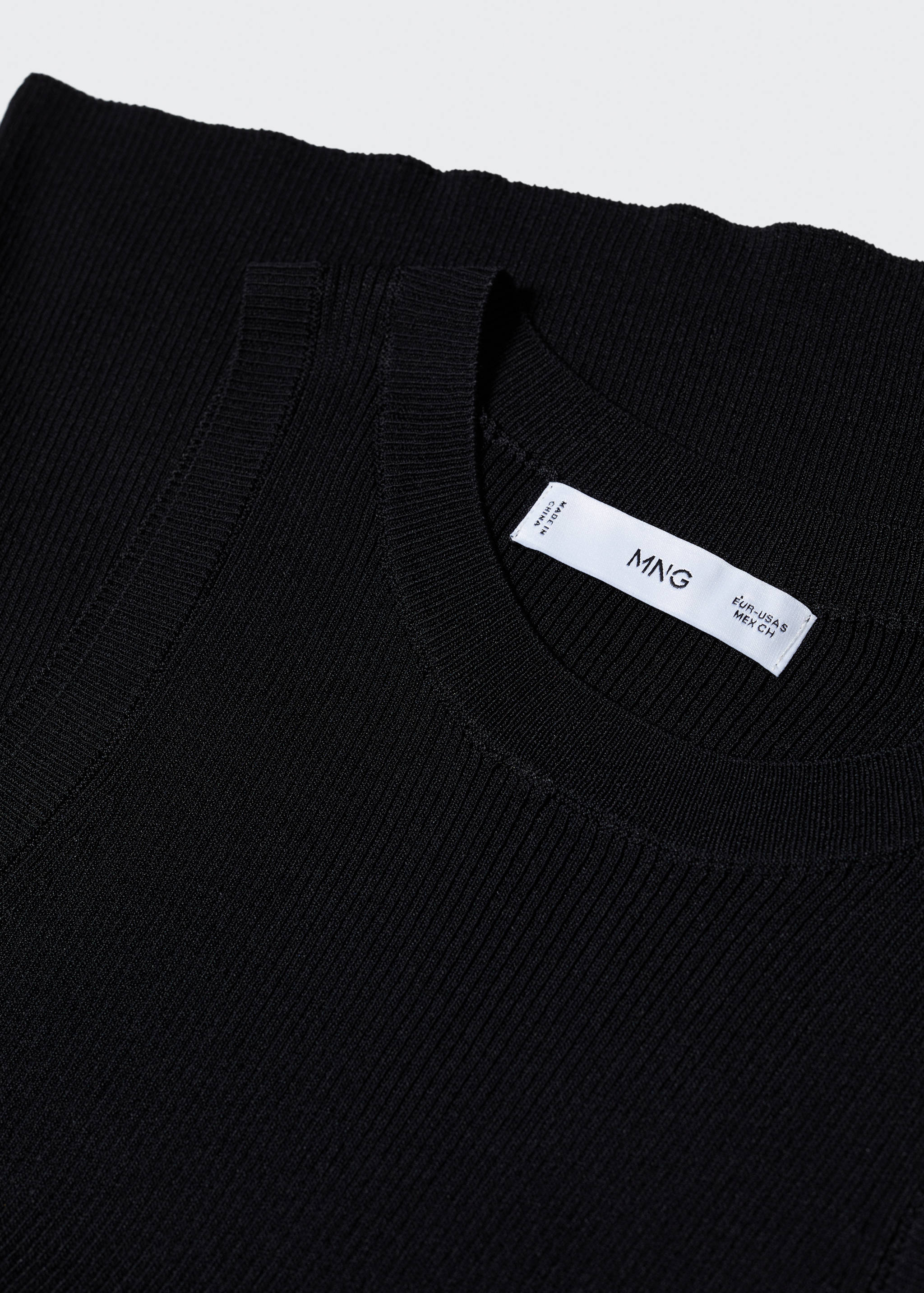 Knitted top with wide straps - Details of the article 8