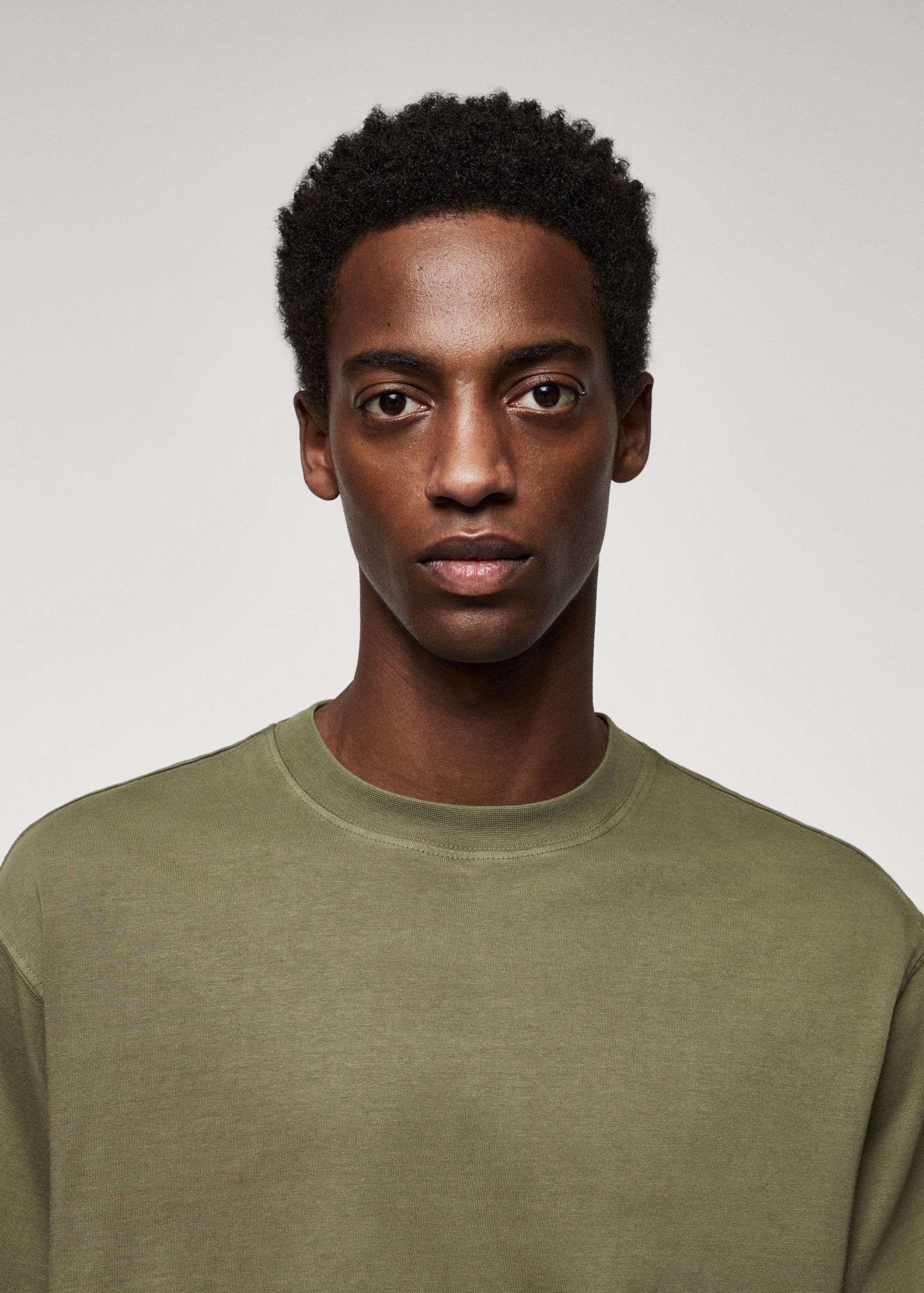 Футболка 100% хлопок relaxed fit - Деталь изделия 1