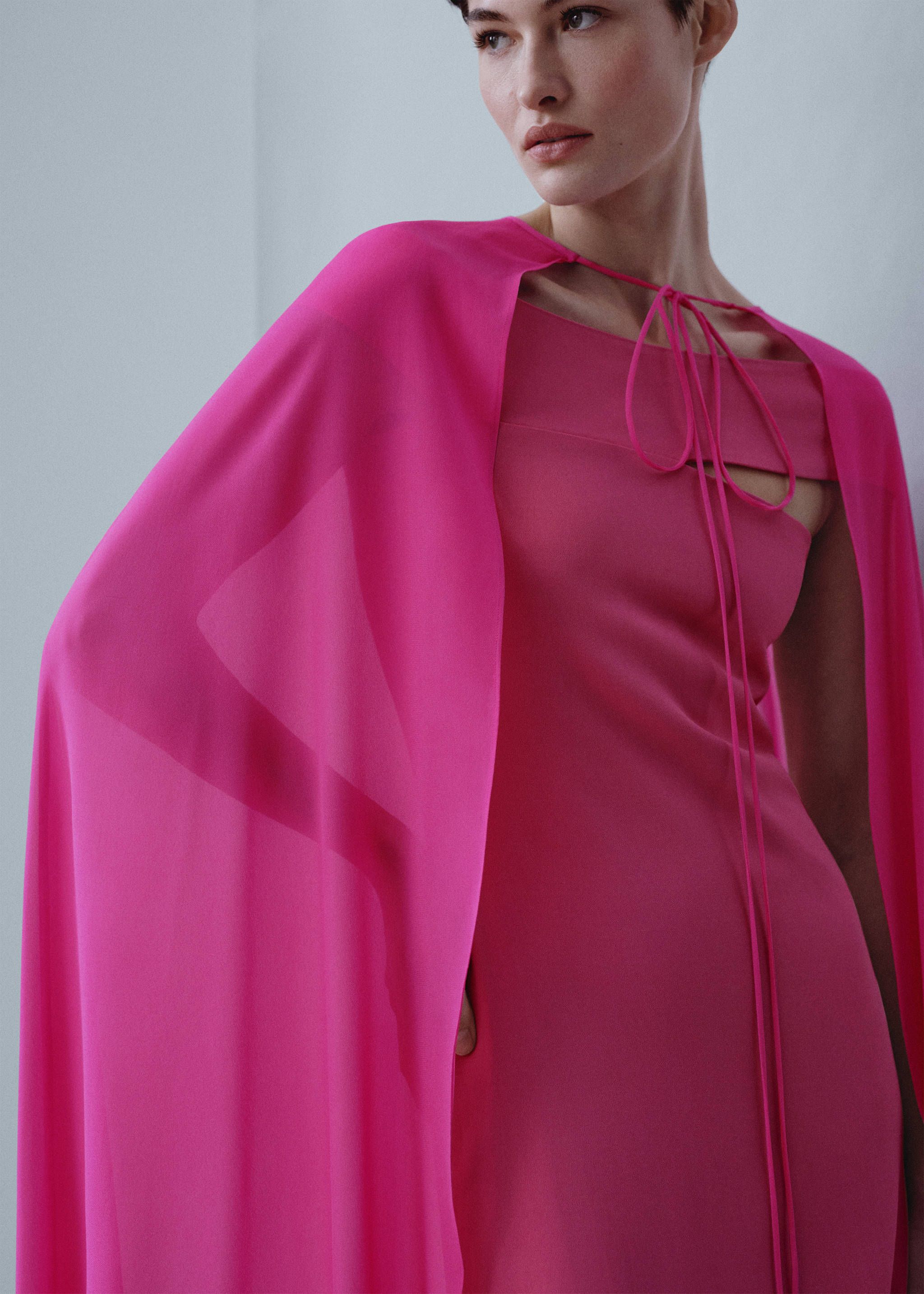 Capa larga cierre lazo - Plano medio