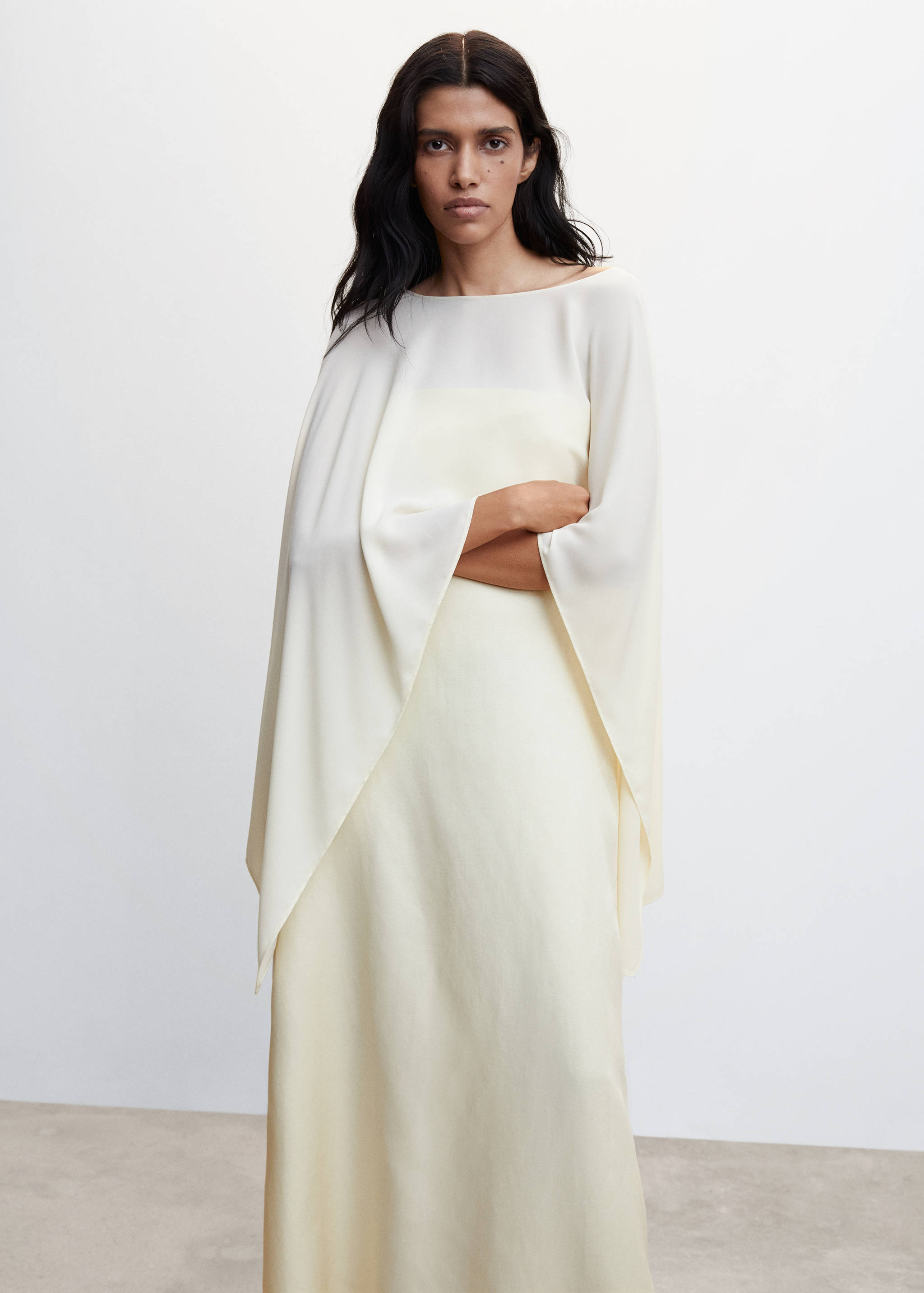 Blusa capa fluida - Plano medio