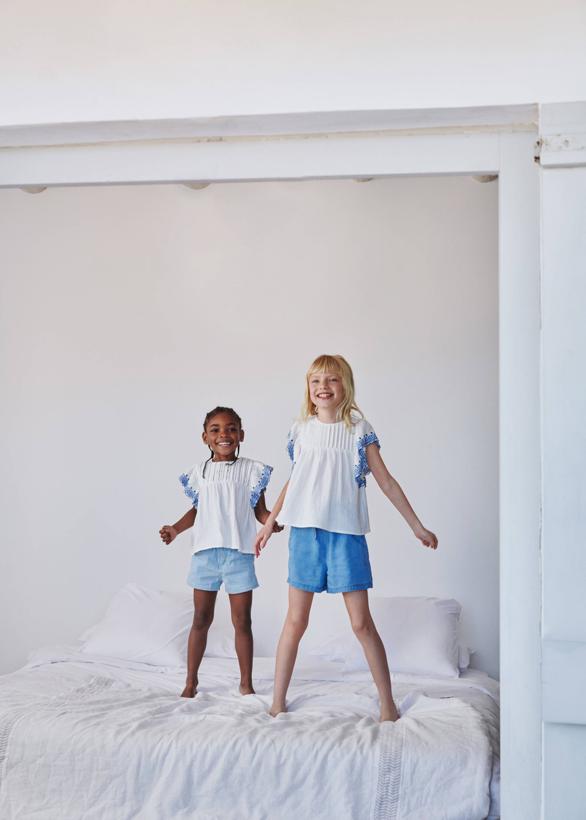 Embroidered details blouse - Details of the article 5