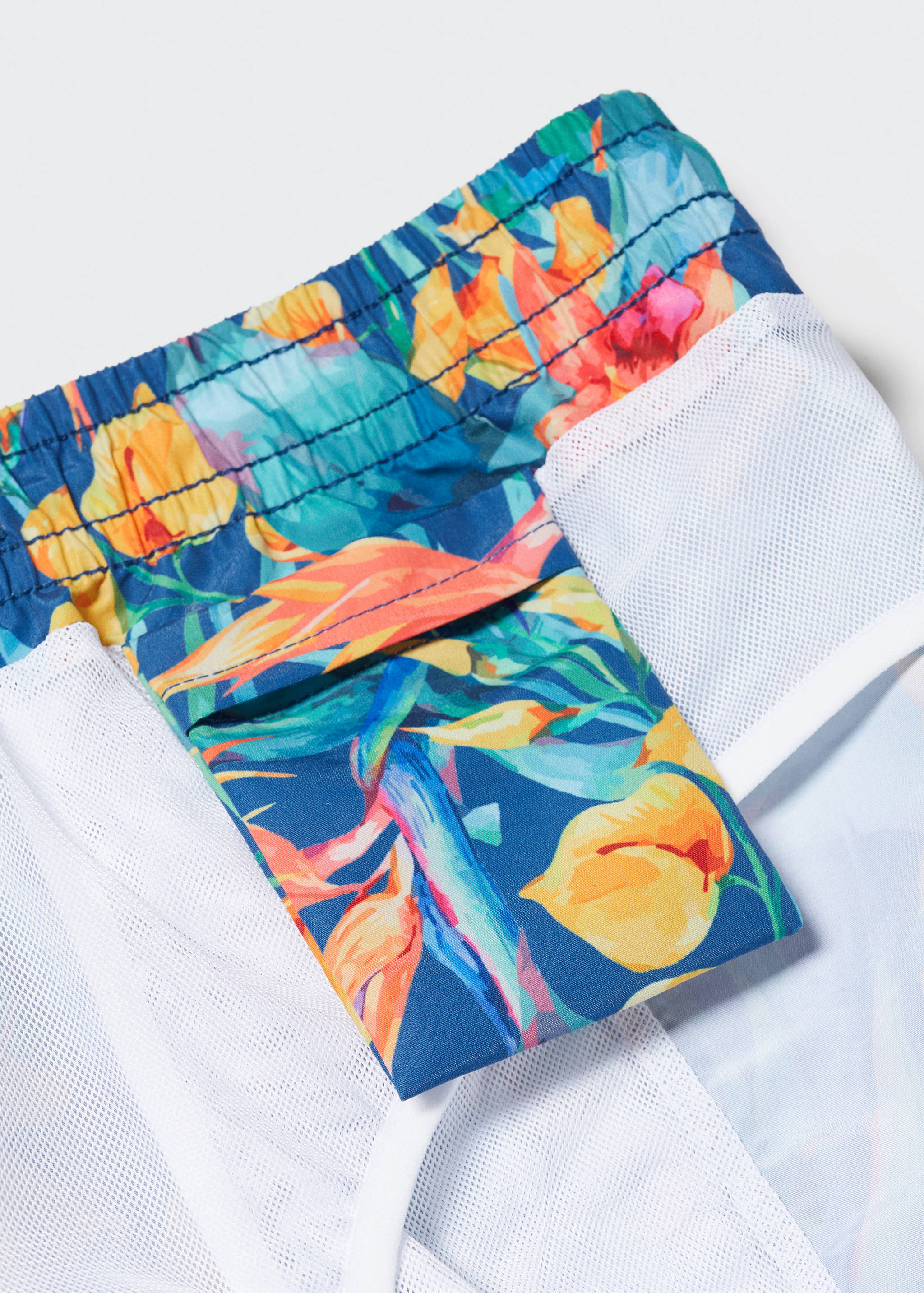 Hawaiian print swimming trunks - Details of the article 8