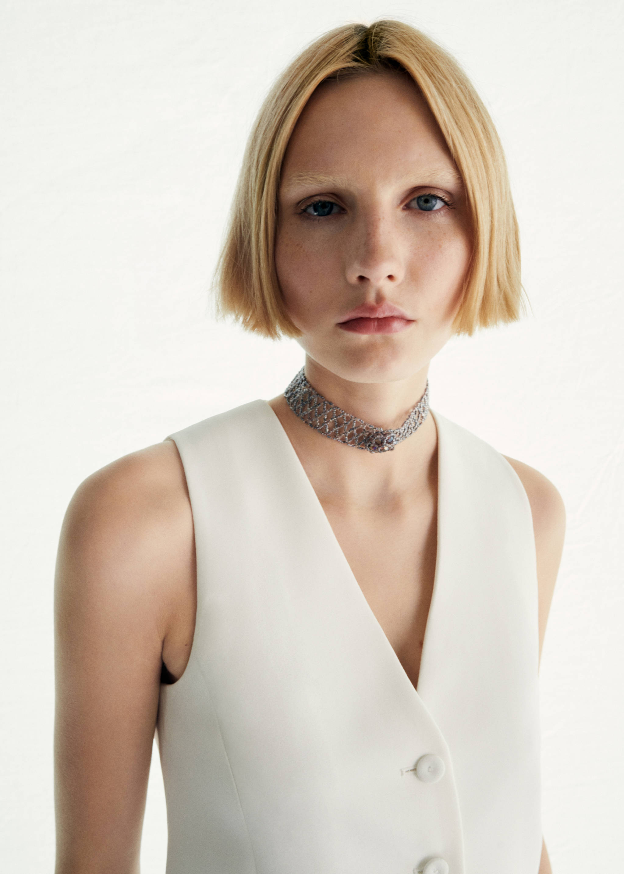 Crystals flower choker - General plane