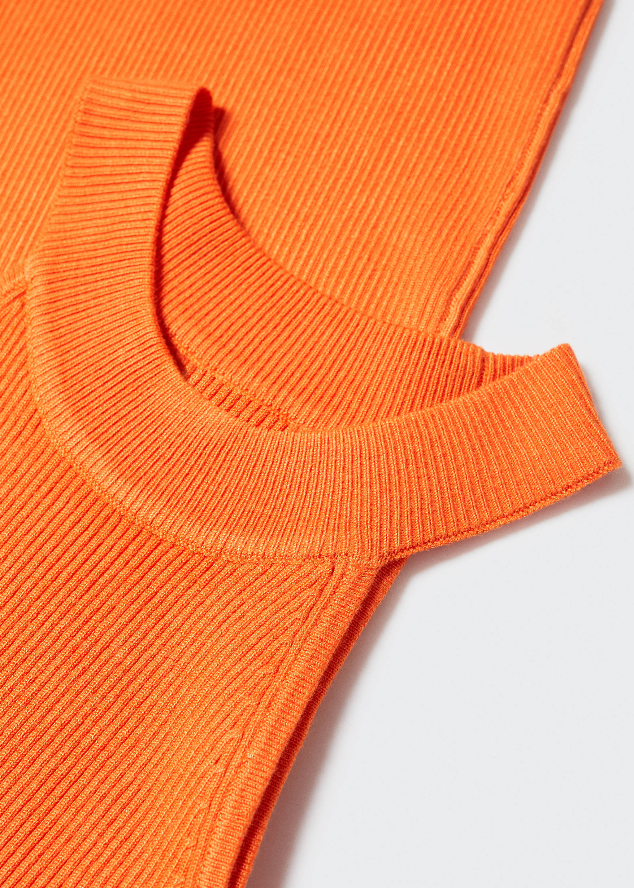 Halter-neck knitted dress - Details of the article 8