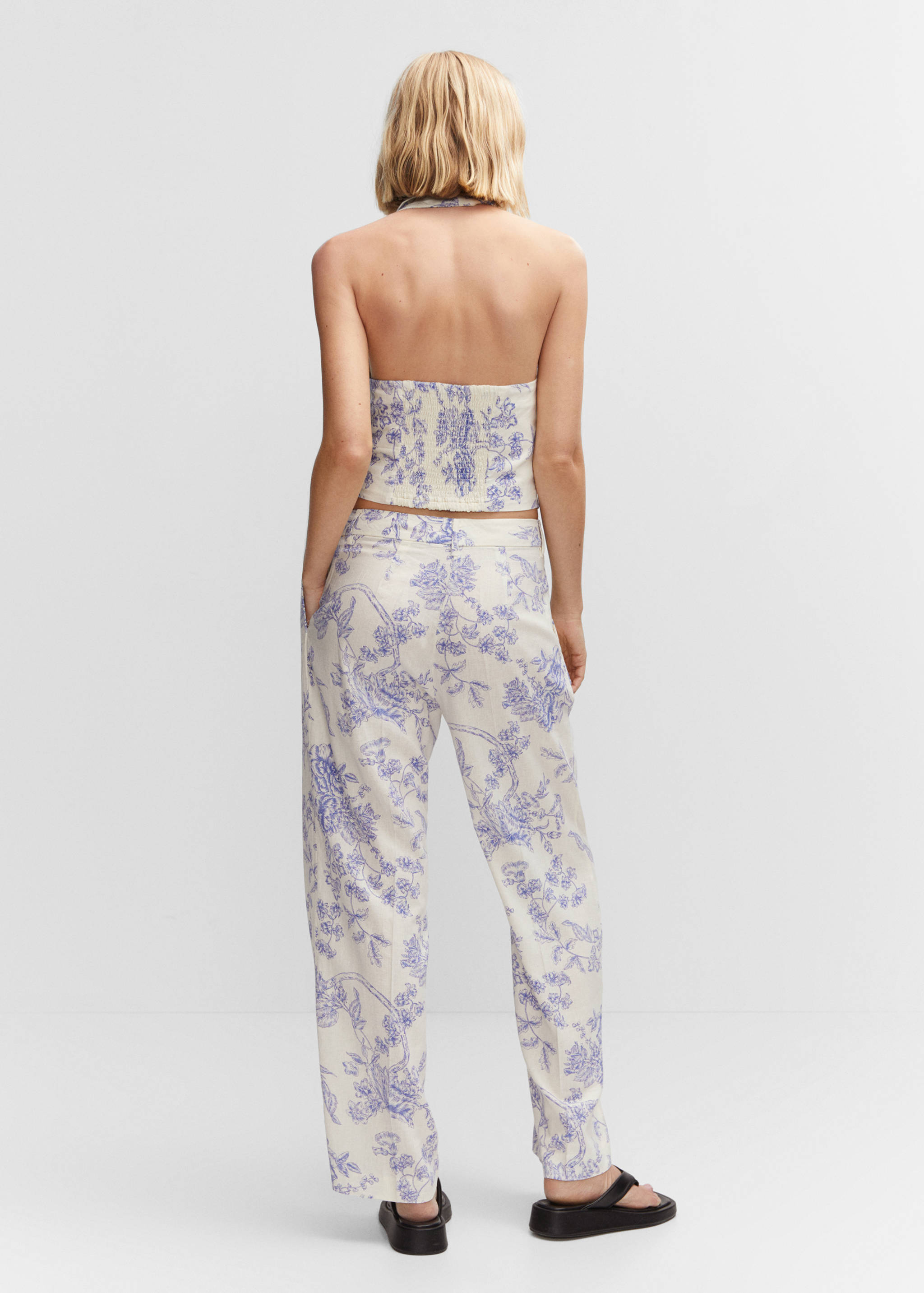 Льняные брюки с принтом - Обратная сторона изделия