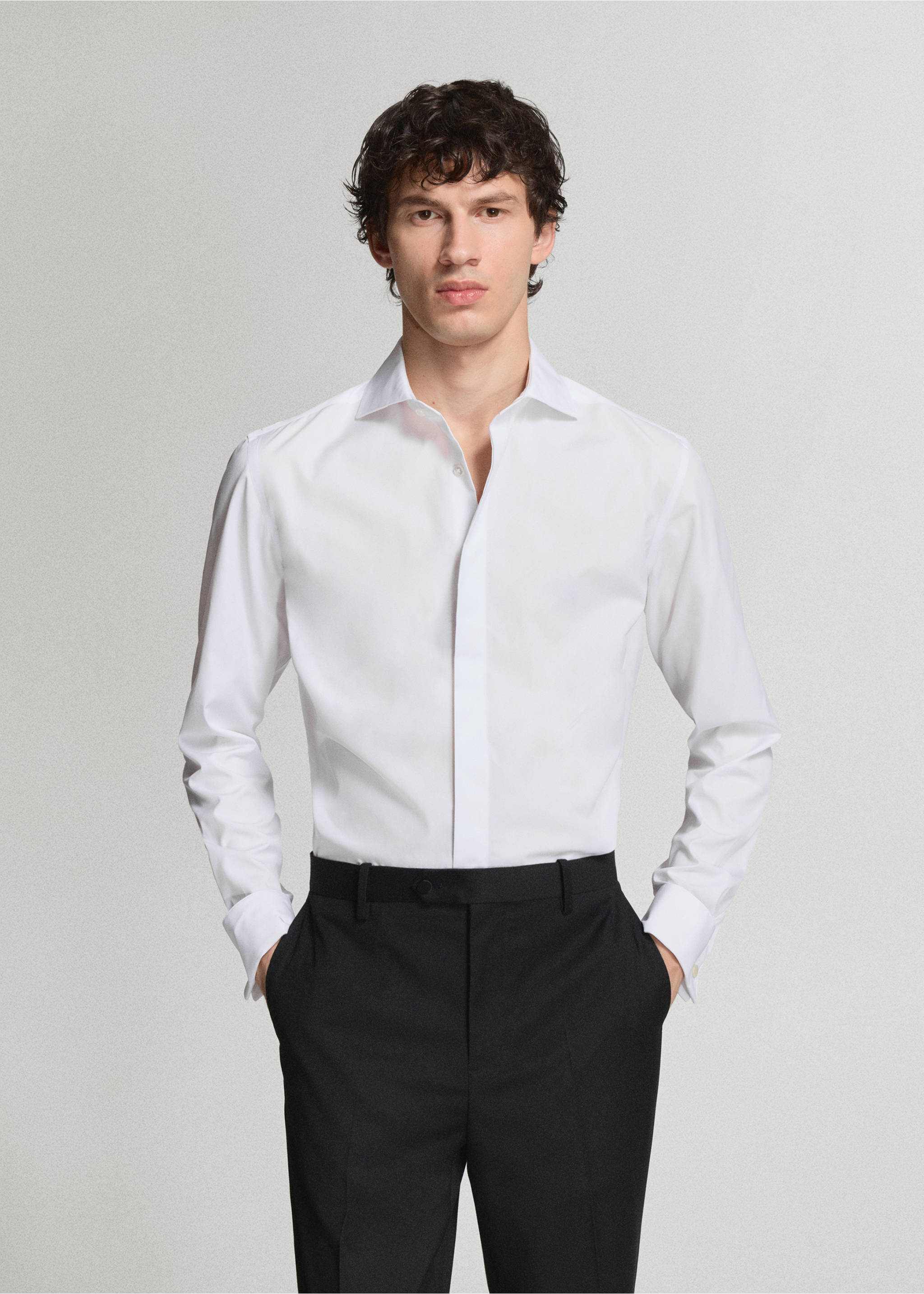 White long-sleeved dress shirt with a classic collar and cuffs., White. Ref: 47071334-00.