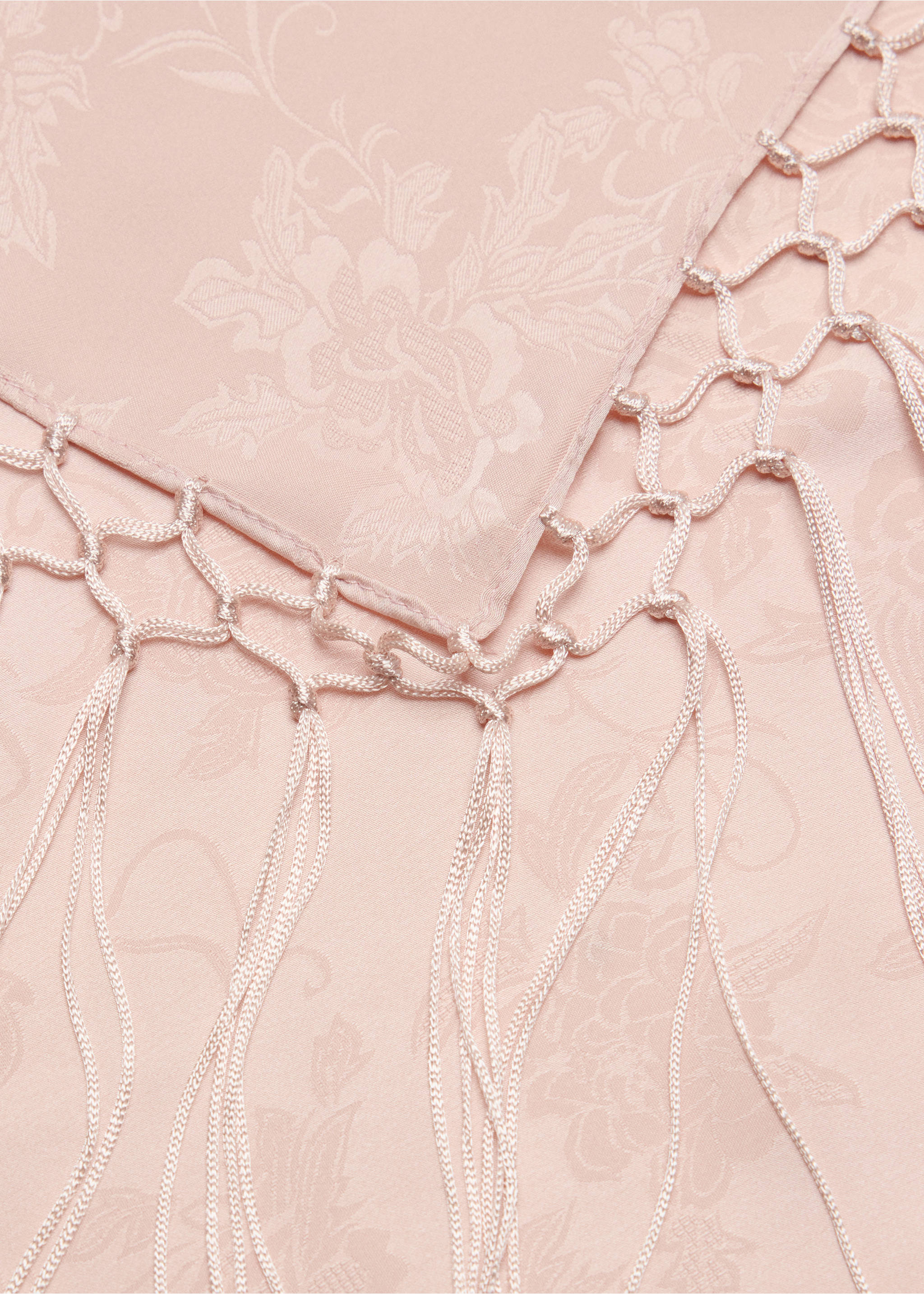 Pale pink scarf with tonal floral jacquard and macramé fringe., Light Pink. Ref: 47071381-00.