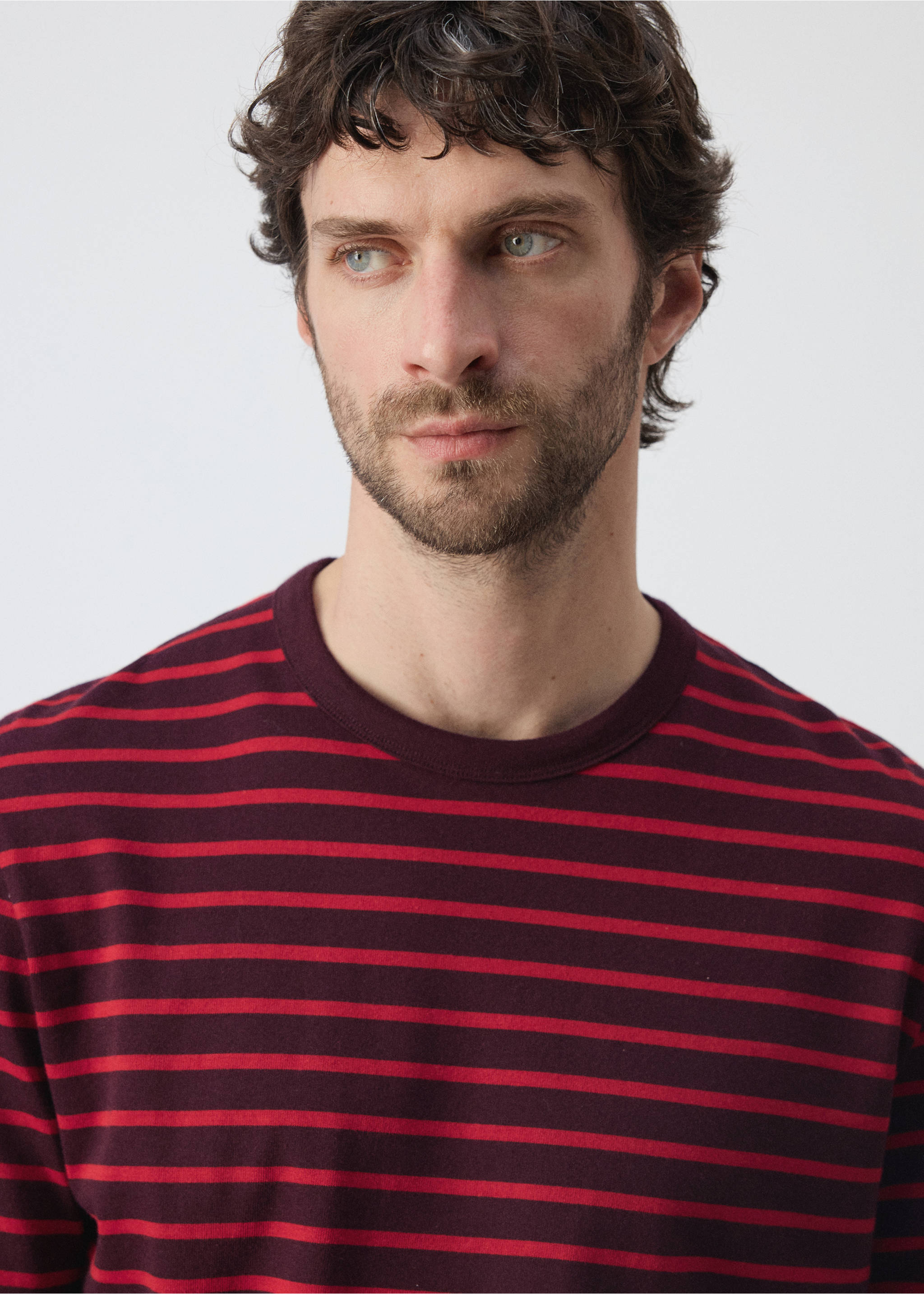 Maroon and red striped t-shirt with a round neck., Red. Ref: 47071410-00.