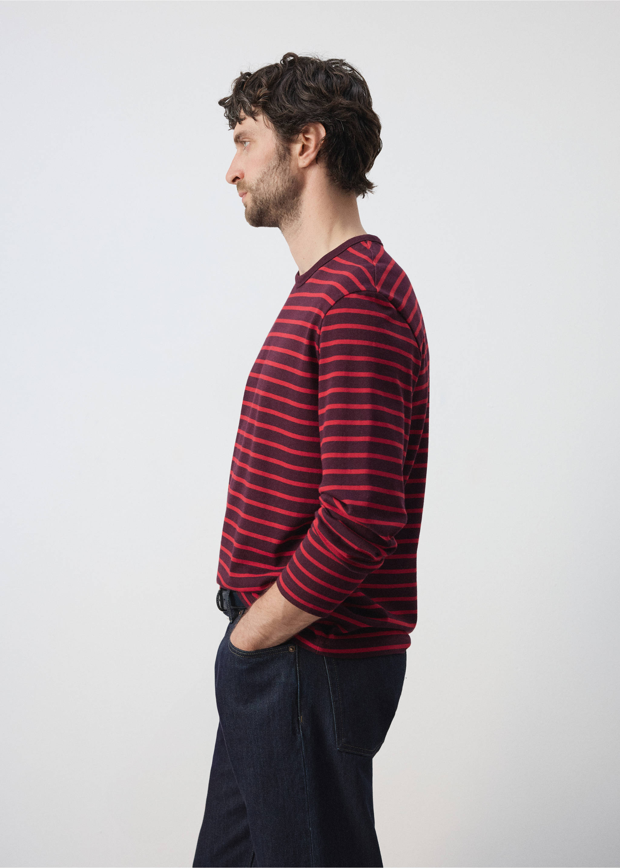 Burgundy and red striped long-sleeve t-shirt with a round neckline., Red. Ref: 47071410-00.