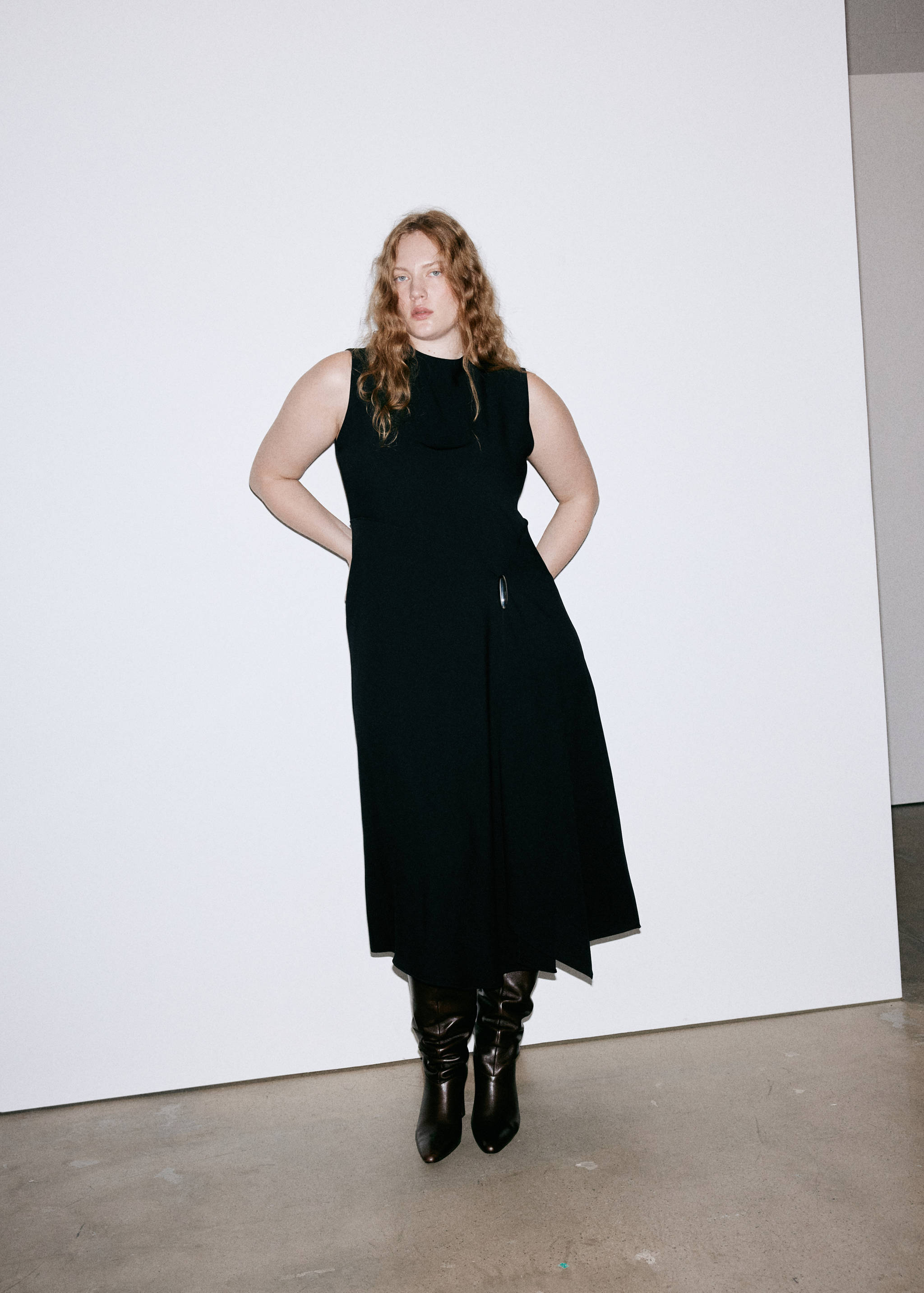 Metallic Gathered Midi Dress - Details of the article 5