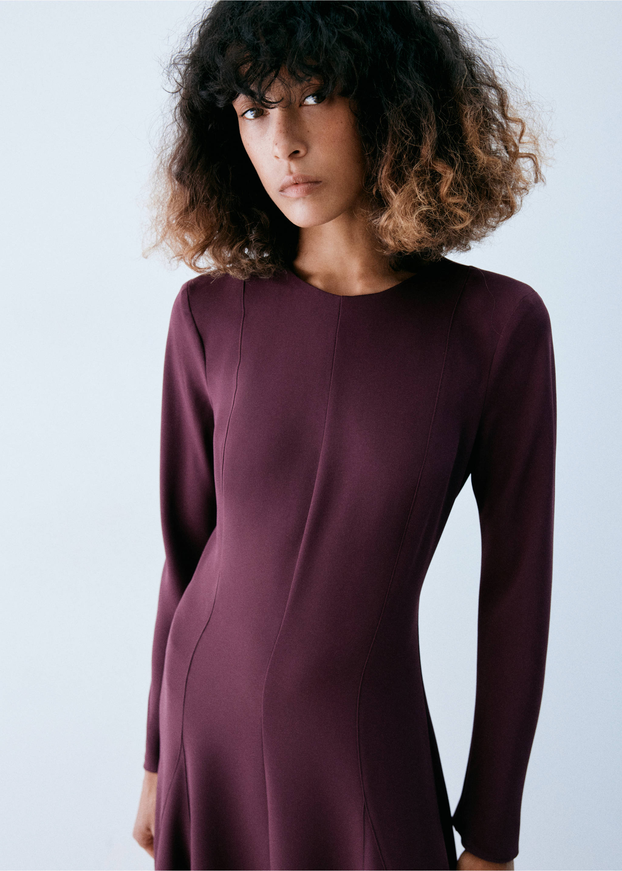 Dark burgundy long-sleeved dress with a round neckline and vertical seams., Burgundy. Ref: 47071445-00.