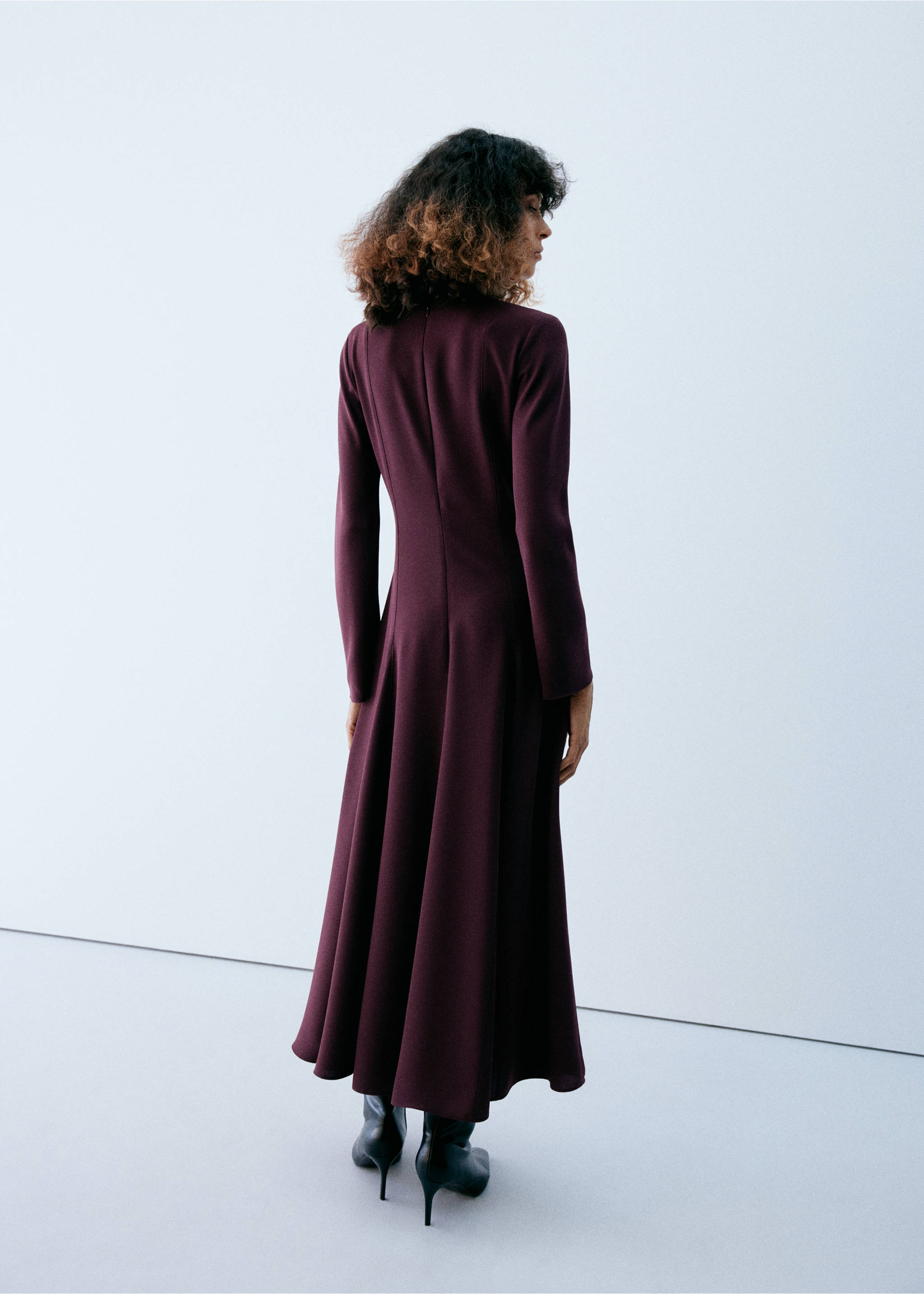 Back view of a burgundy long-sleeved midi dress with a flared skirt., Burgundy. Ref: 47071445-00.