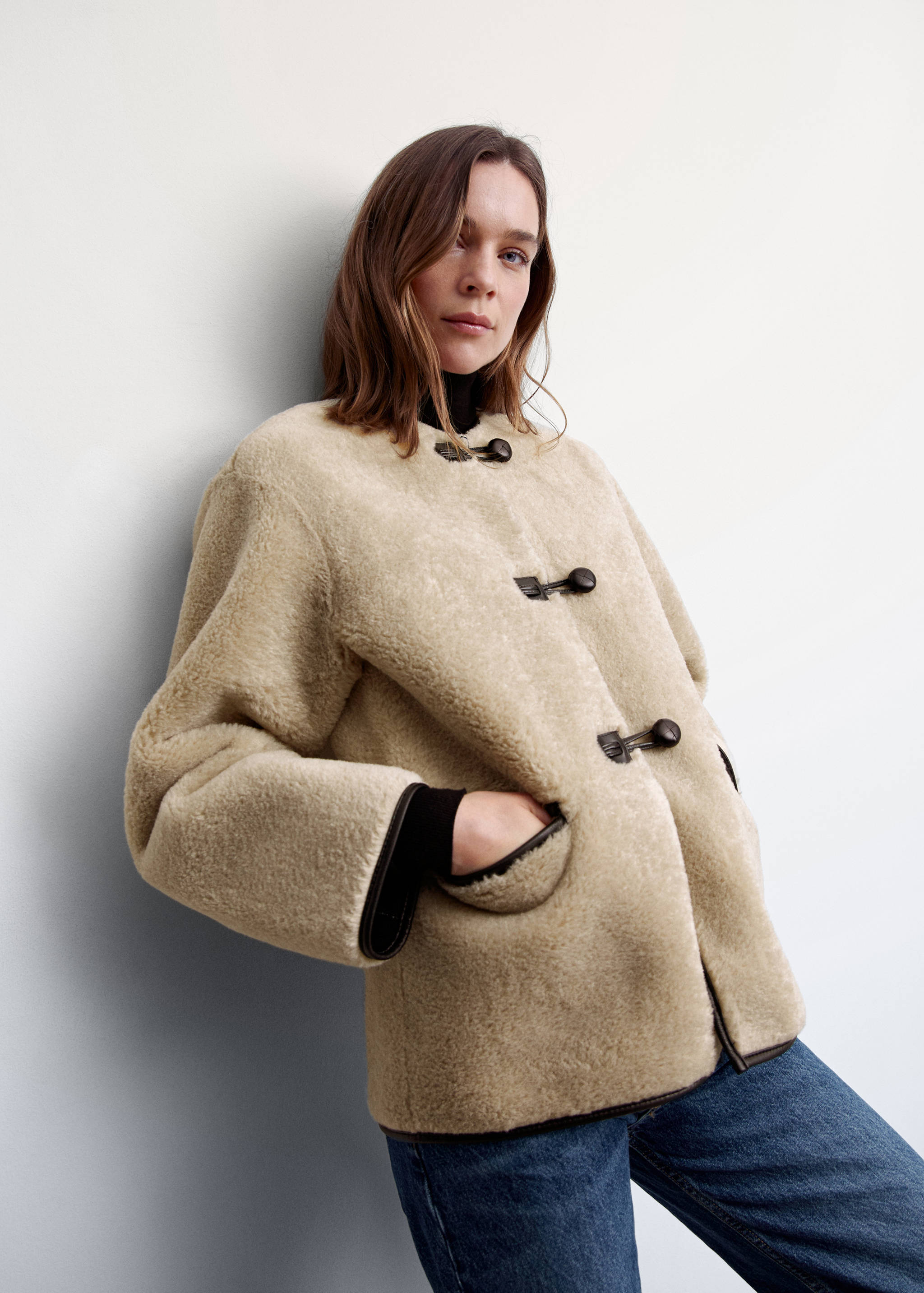 Fur-effect coat with appliqués - Details of the article 2