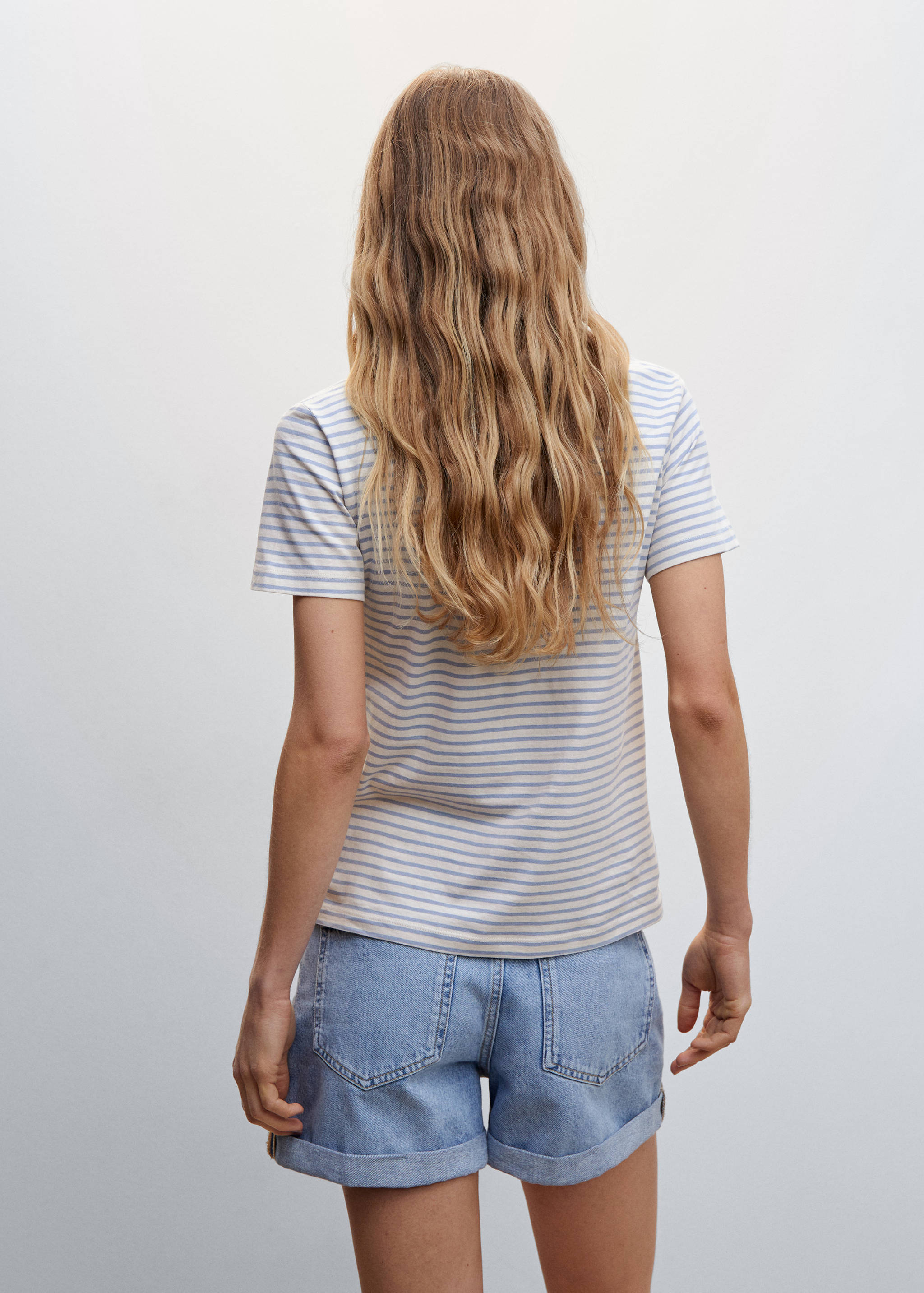 100% cotton t-shirt - Reverse of the article