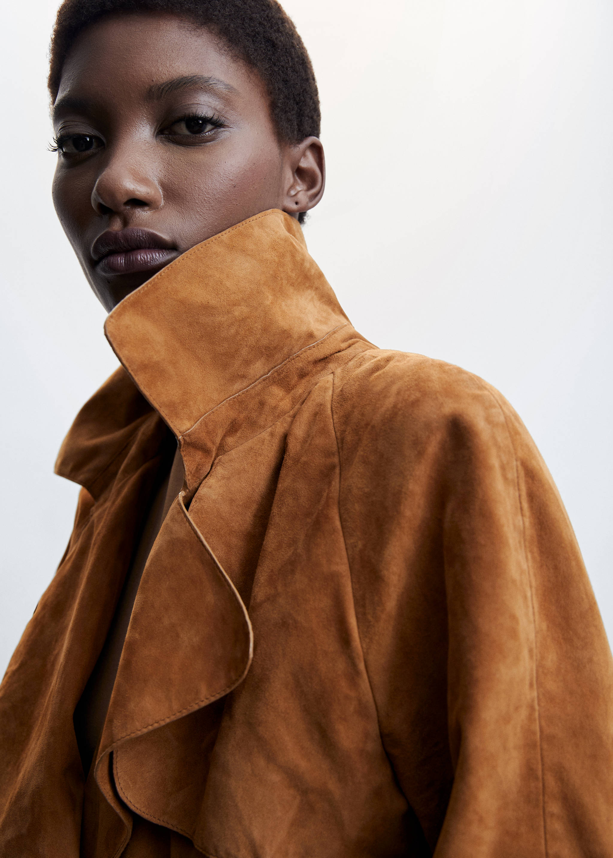 100% leather trench coat - Details of the article 1