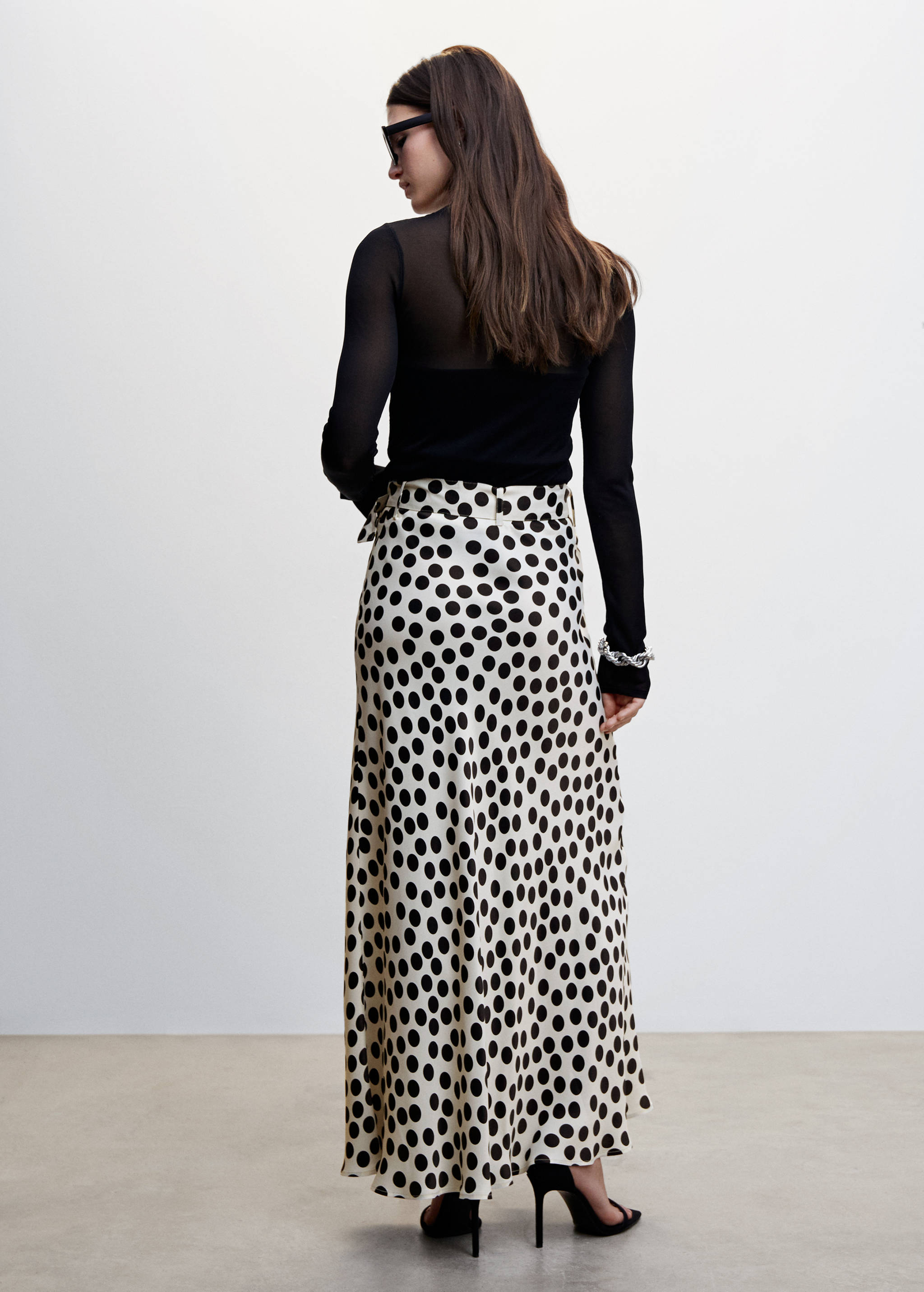 Printed skirt with polka-dot belt - Reverse of the article