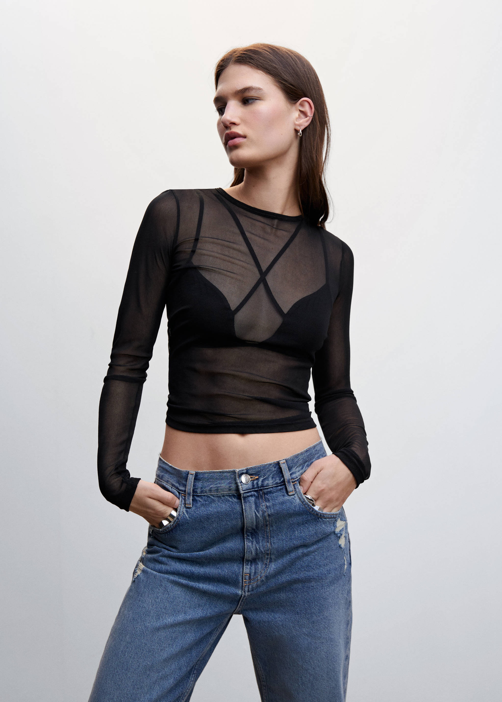 T-shirt semi-transparent soutien-gorge - Plan moyen