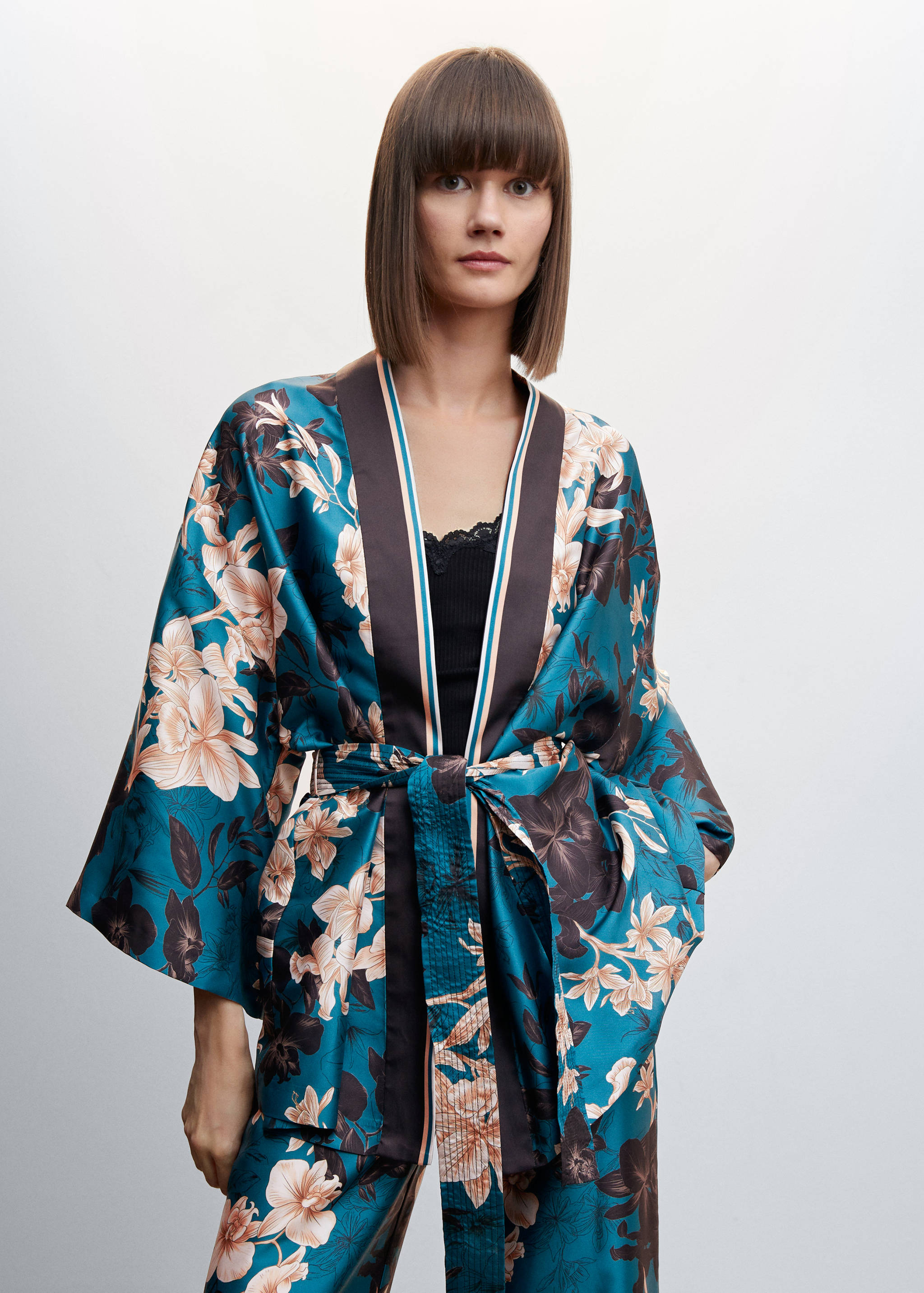Floral kimono with bow closure - Medium plane