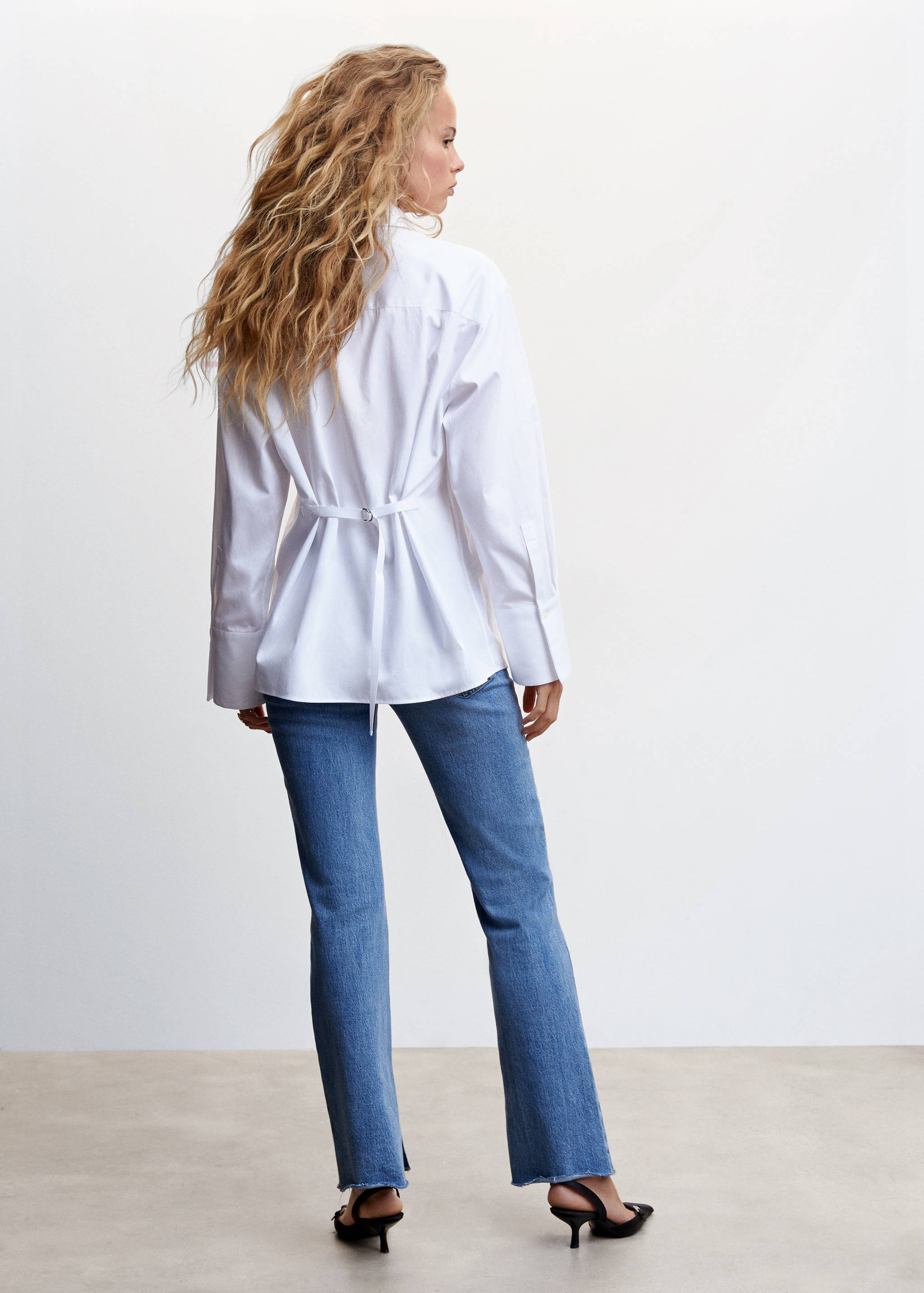 Camisa ajustable espalda - Reverso del artículo