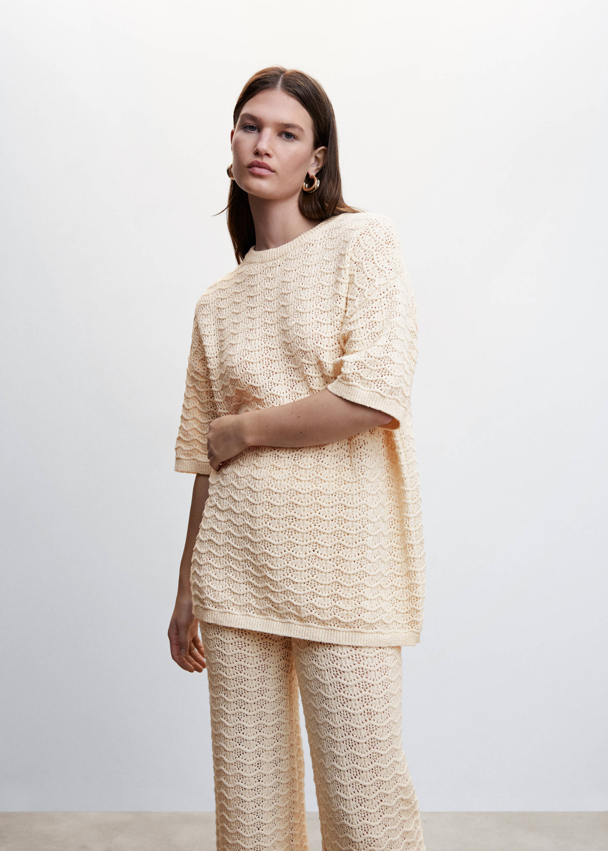 Брюки-палаццо из трикотажа - Средний план