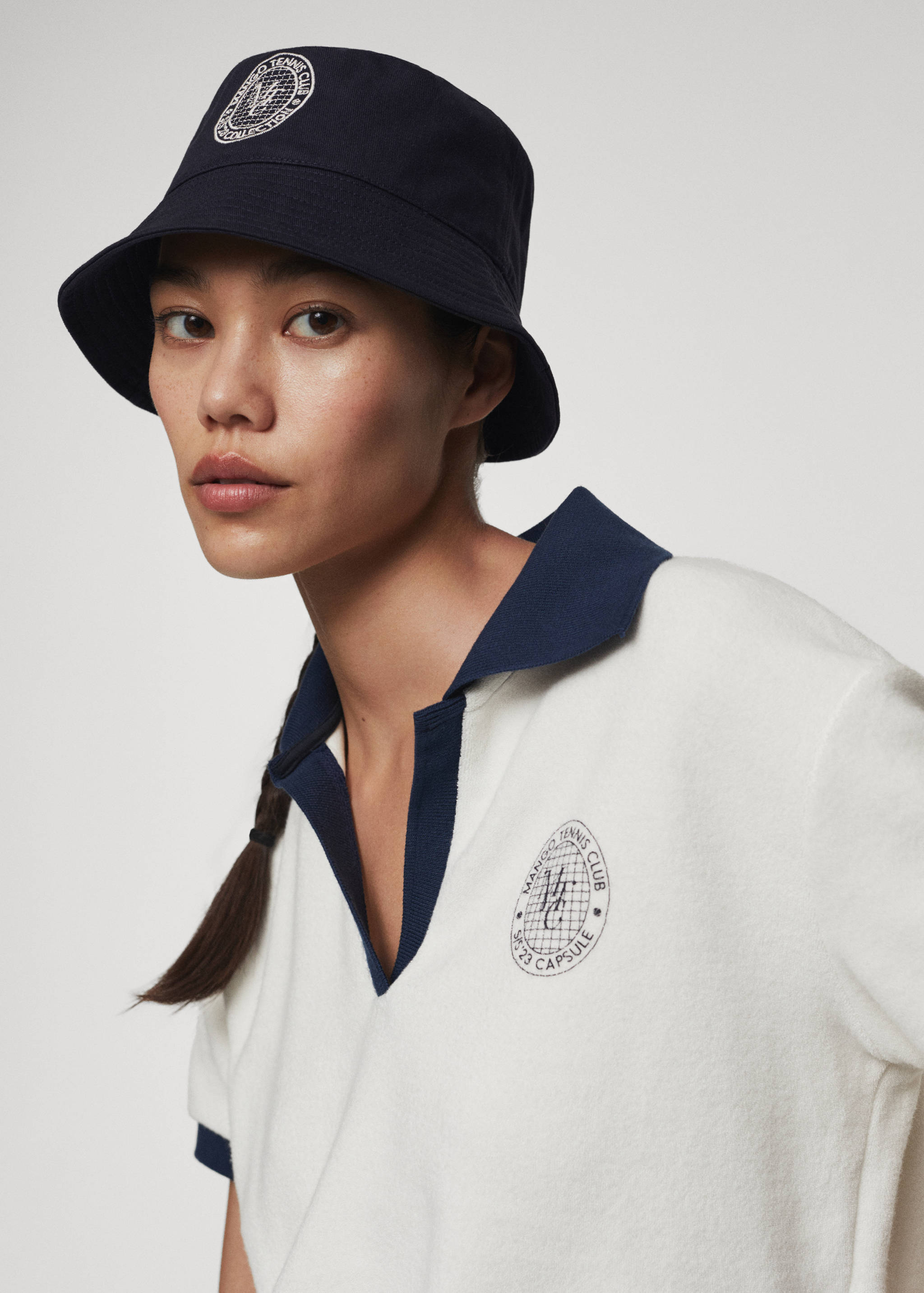 Embroidered bucket hat - General plane