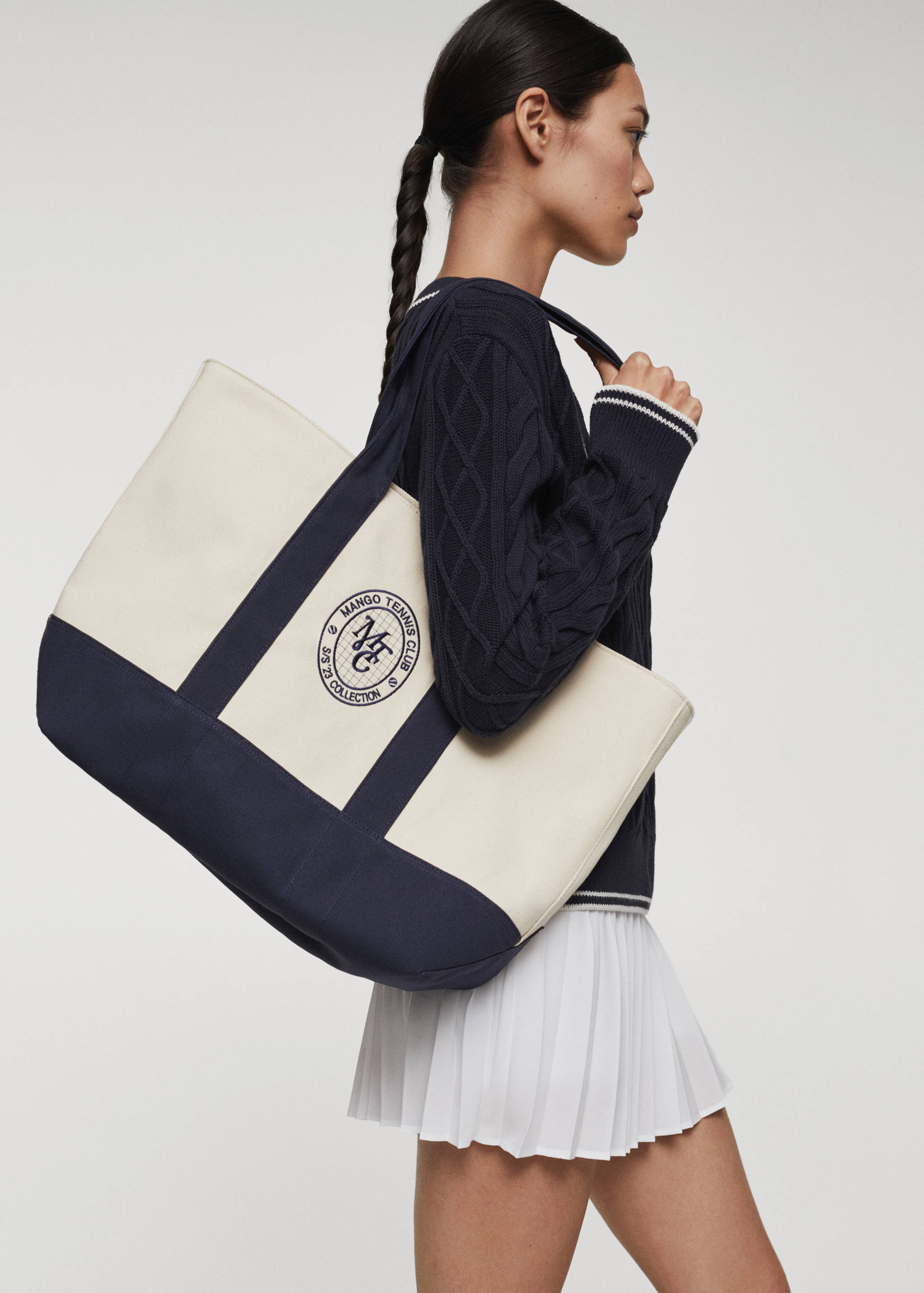 Contrasting shopper bag - General plane