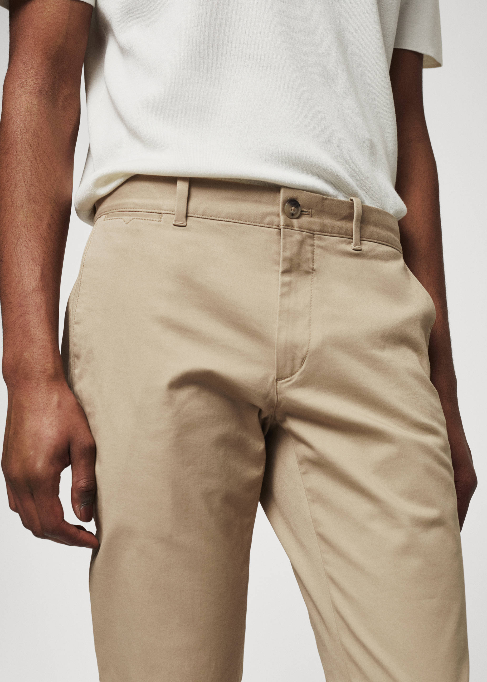 Slim fit chino trousers - Details of the article 1