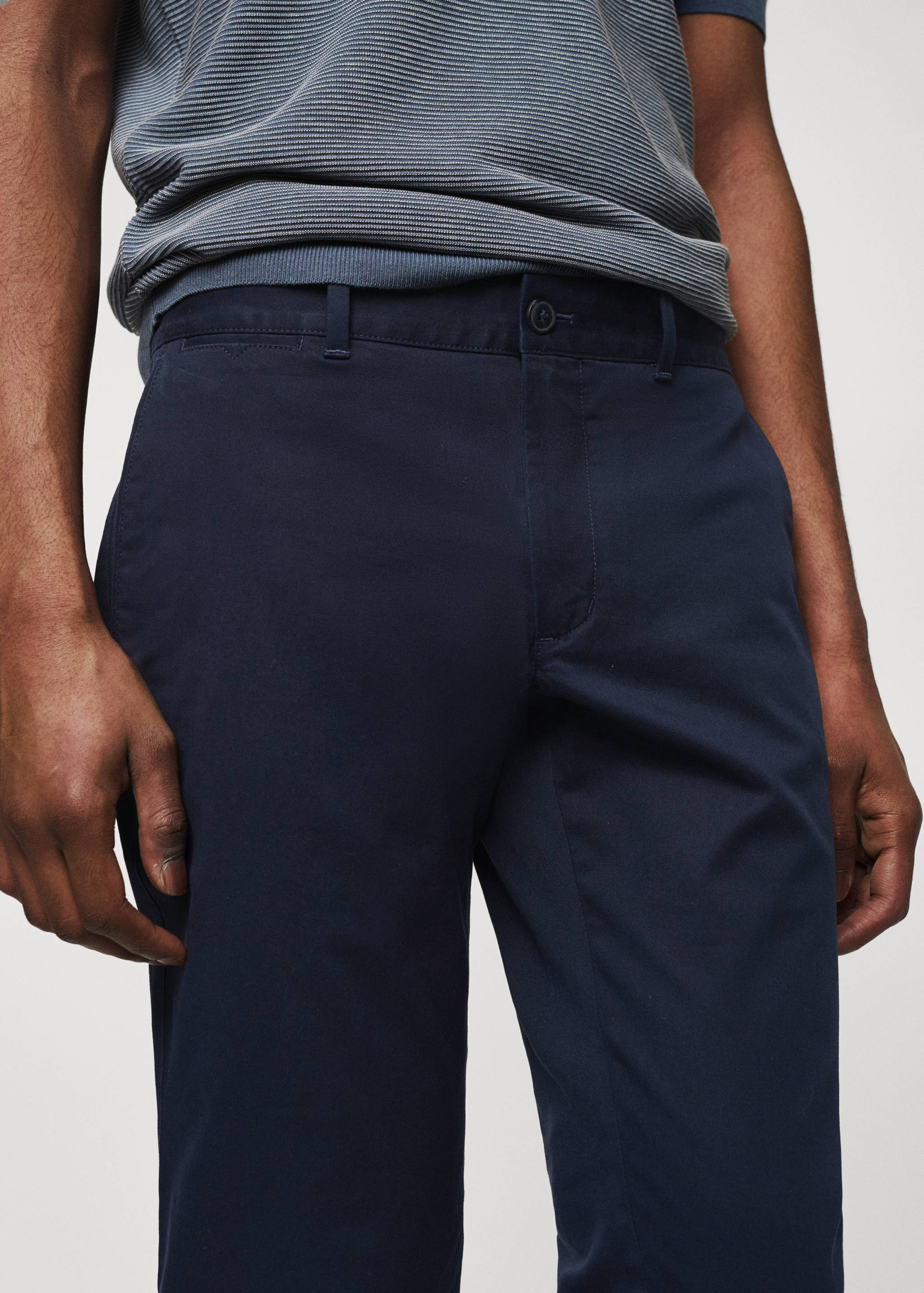 Slim fit chino trousers - Details of the article 1