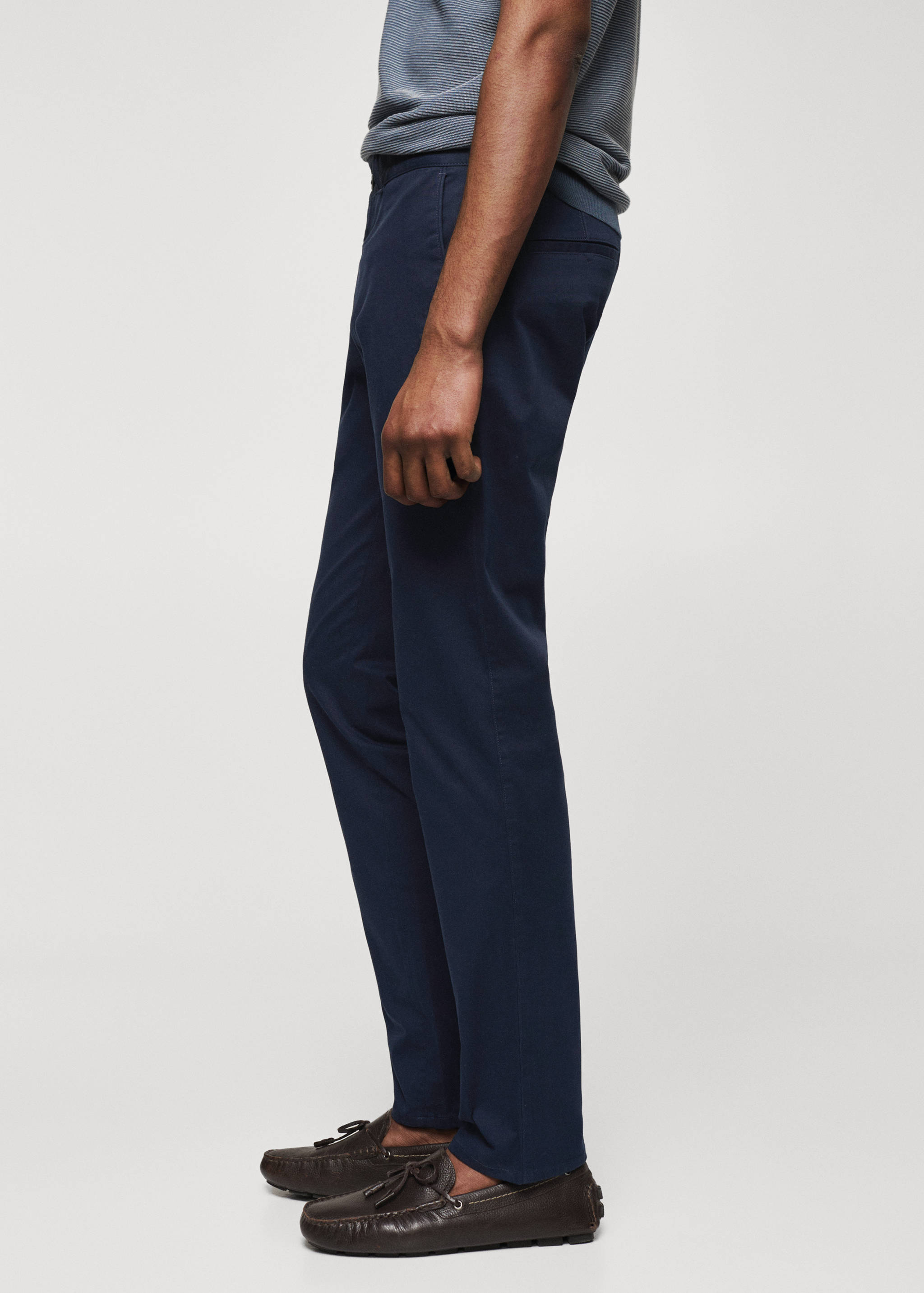 Slim fit chino trousers - Details of the article 4