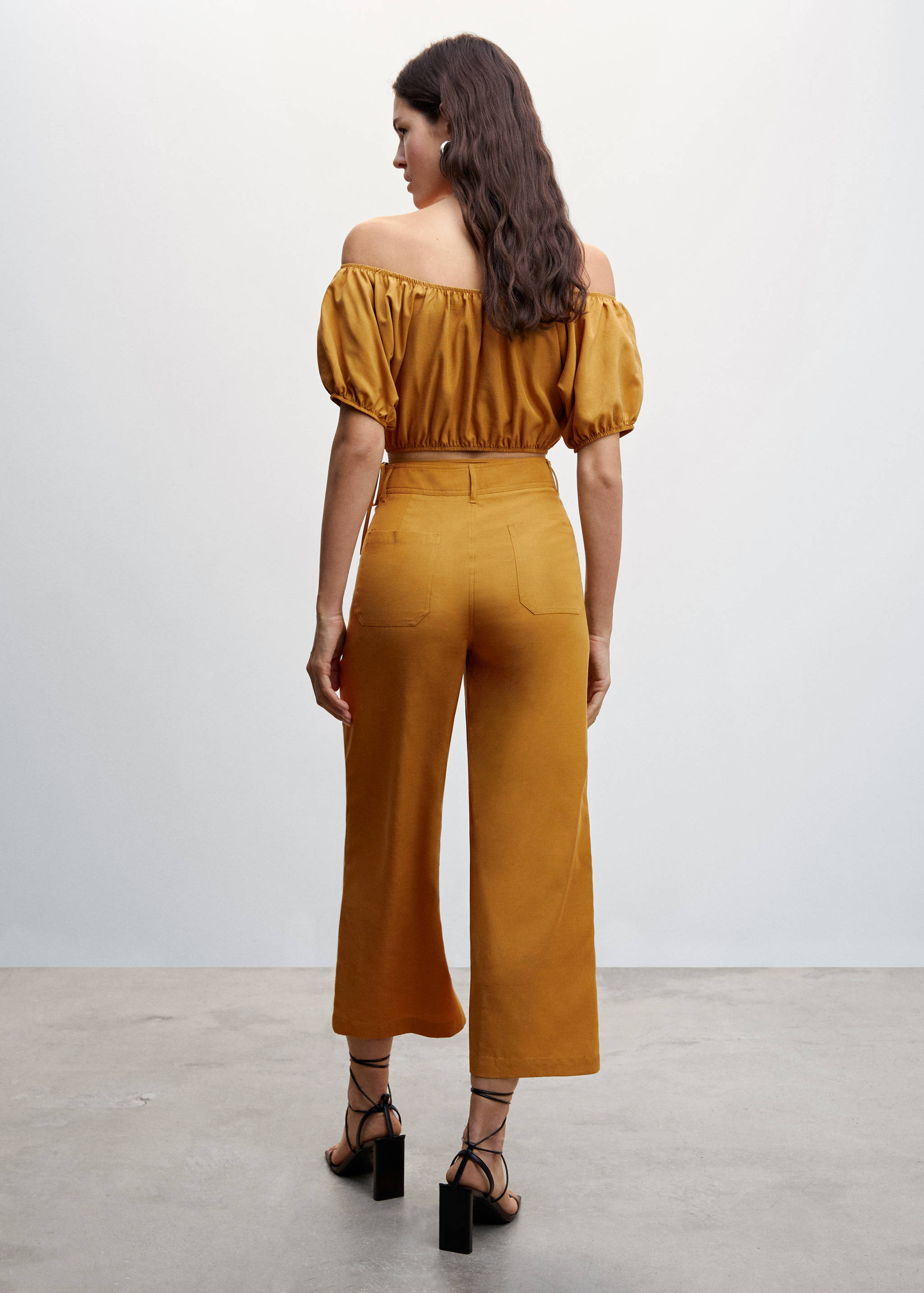 Pantalón crop tiro alto - Reverso del artículo