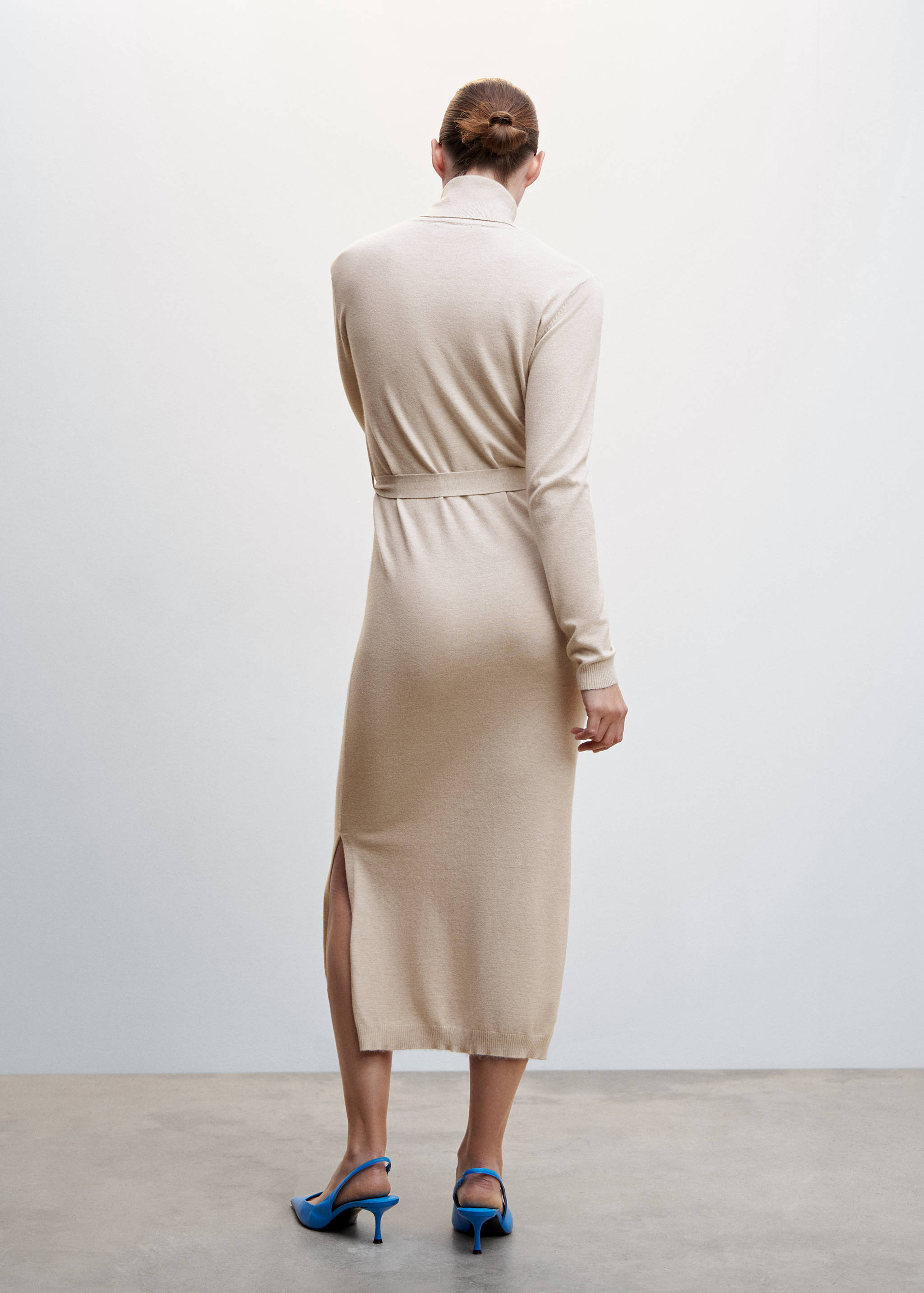 Knitted turtleneck dress - Reverse of the article