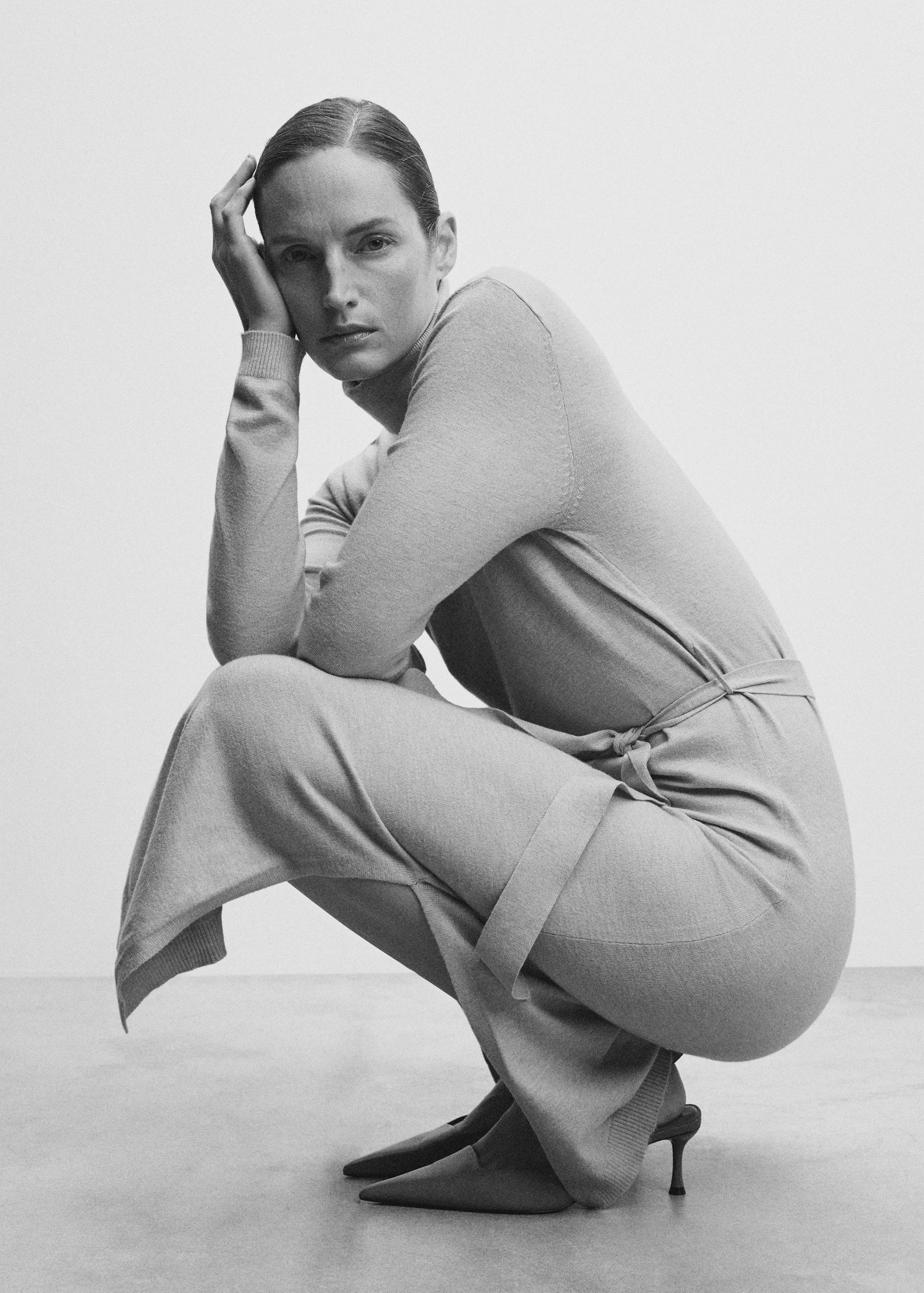 Knitted turtleneck dress - Details of the article 2