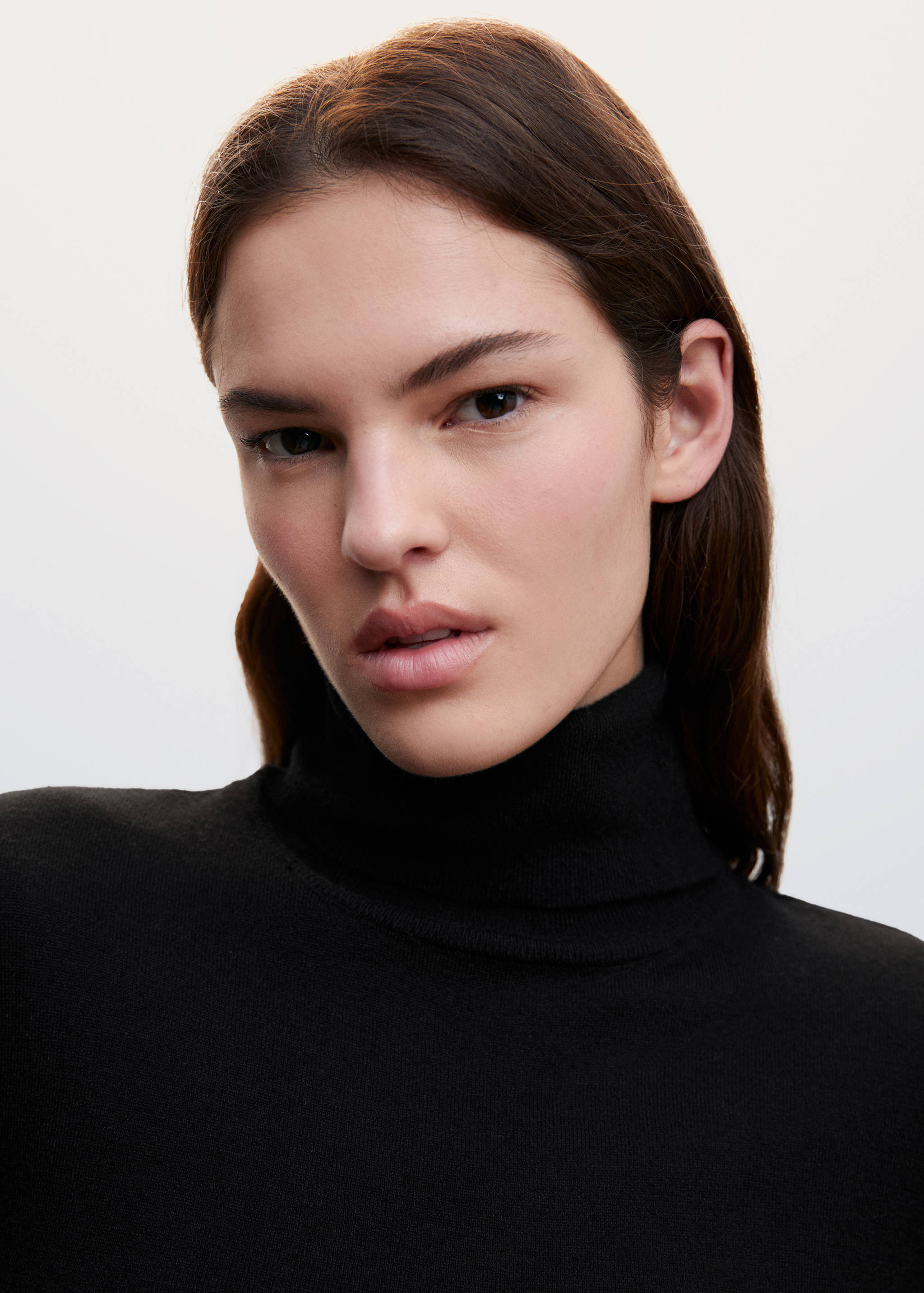 Knitted turtleneck dress - Details of the article 1