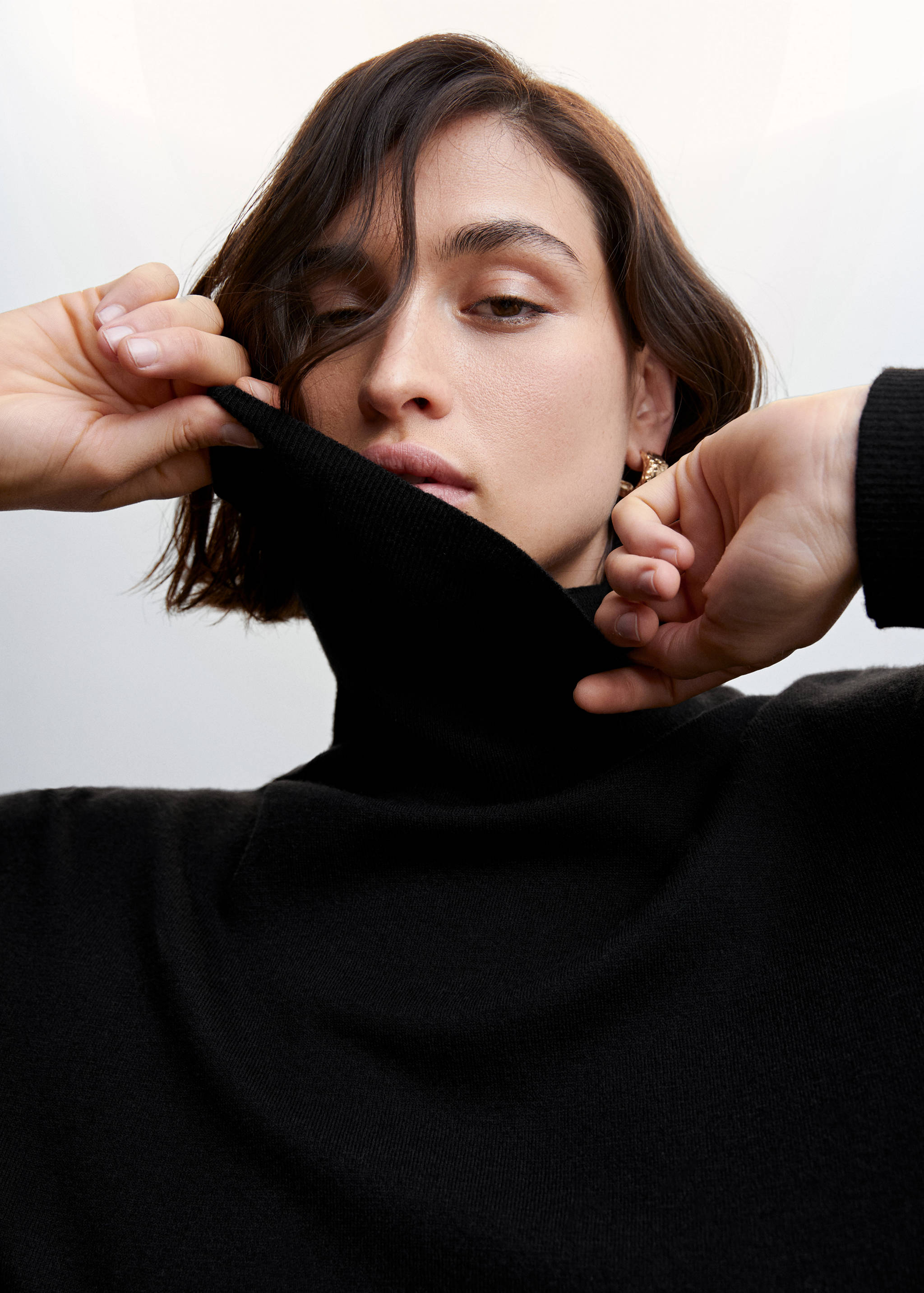 Knitted turtleneck dress - Details of the article 4