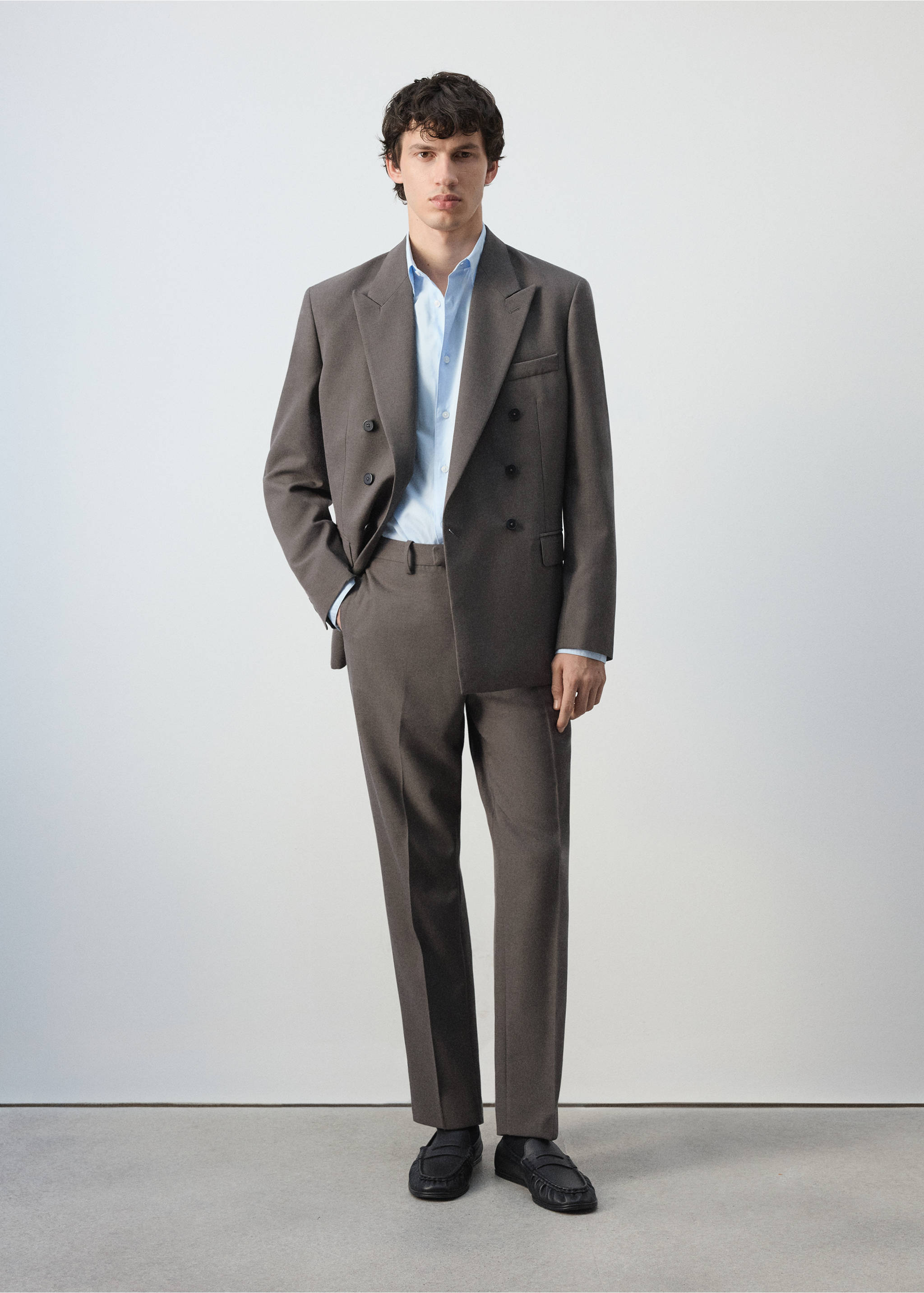 Slim-Fit-Doppelreiher-Blazer - Allgemeine Ansicht, Mittelbraun. Ref: 47081334-00.