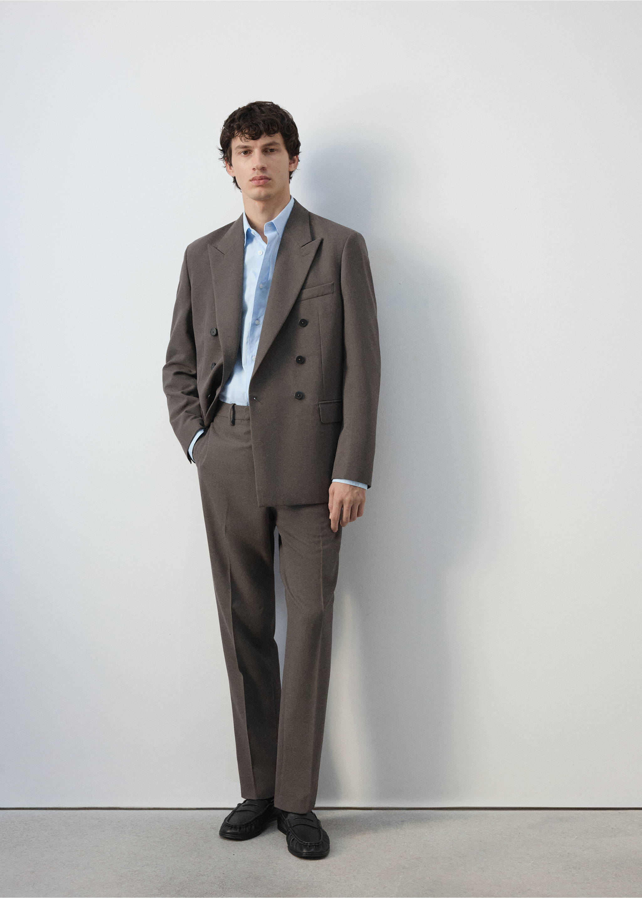 Slim-Fit-Doppelreiher-Blazer - Detail des Artikels 4, Mittelbraun. Ref: 47081334-00.