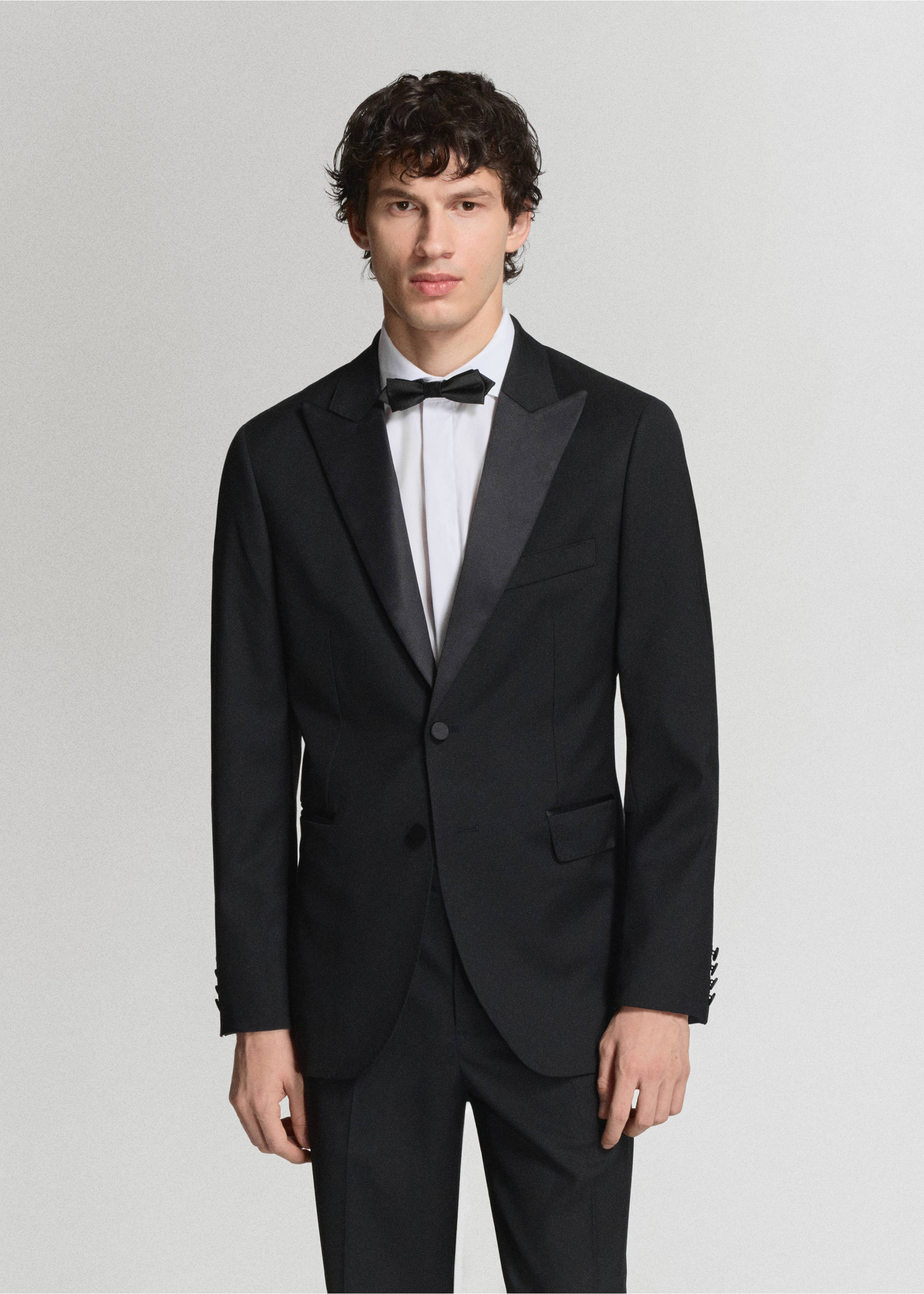 Smoking-Anzug-Sakko mit satinierten Revers, Slim Fit - Mittlere Ansicht, Schwarz. Ref: 47081335-00.