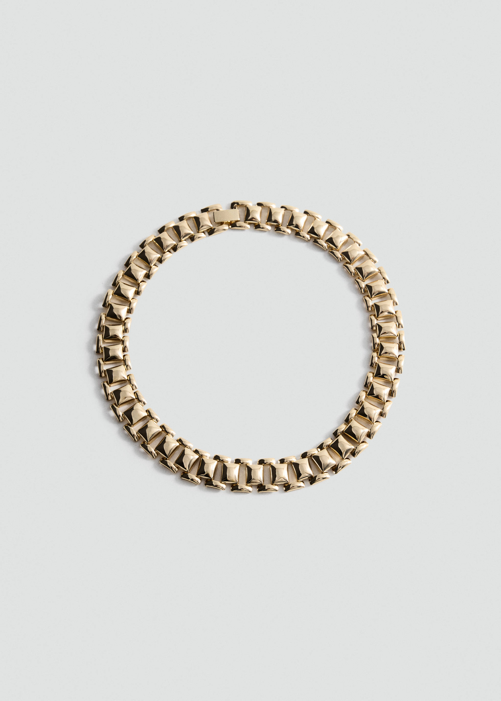 Gold-tone chunky link collar necklace.