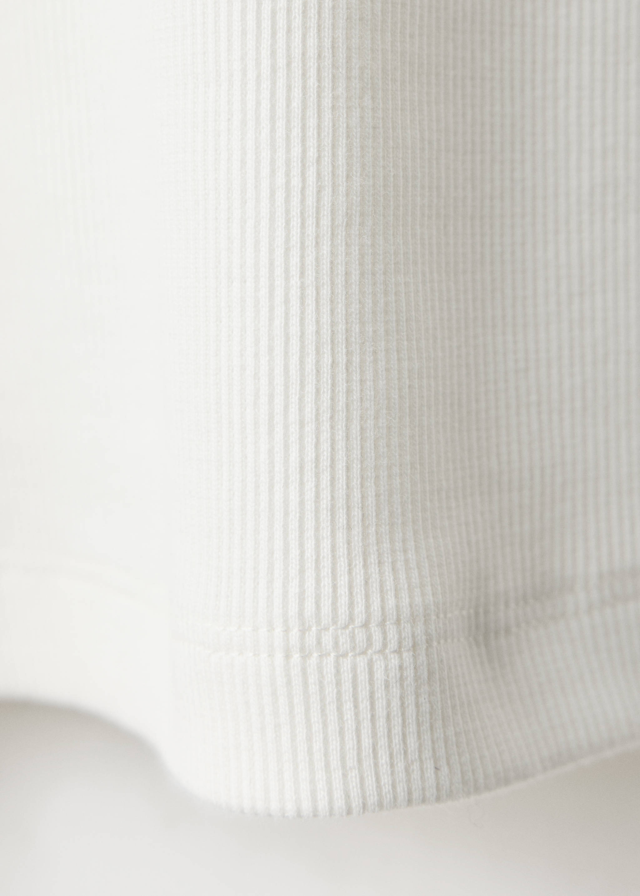 Slim-Fit-Ripp-T-Shirt aus Baumwolle - Detail des Artikels 0