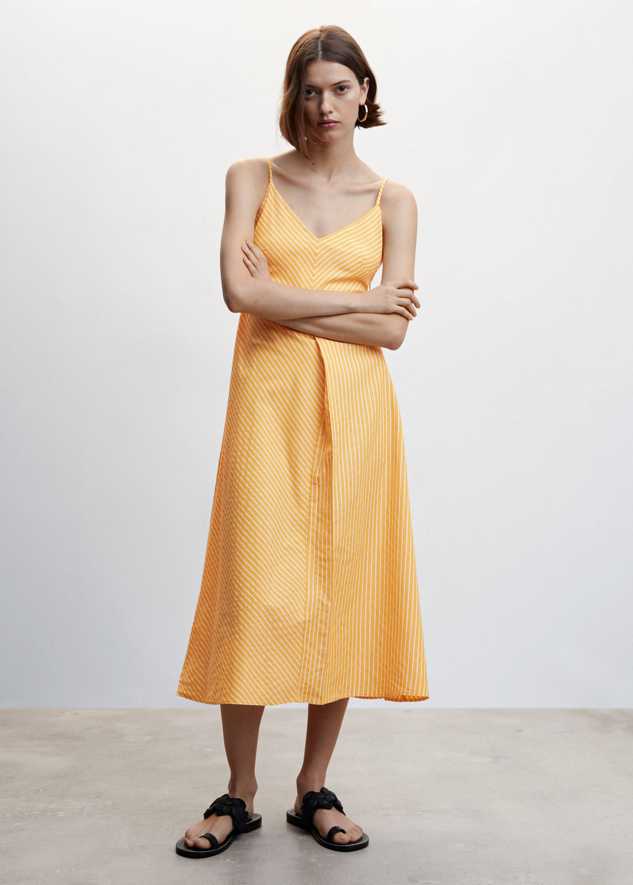 Vestido tirantes rayas - Plano general