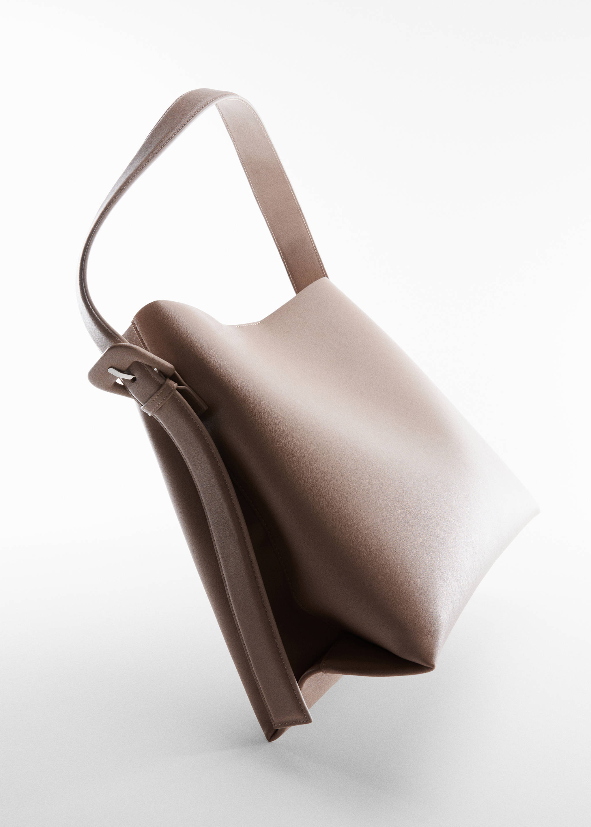 Shopper bag with buckle - Details of the article 5